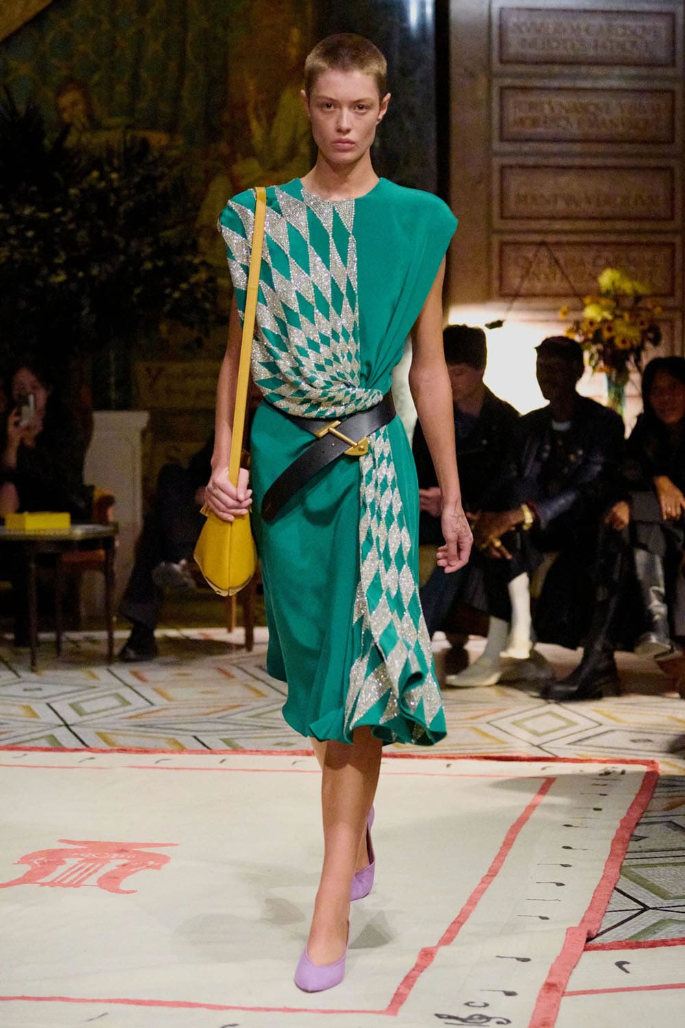 Versace Spring Summer 2026 Runway Magazine (25)
