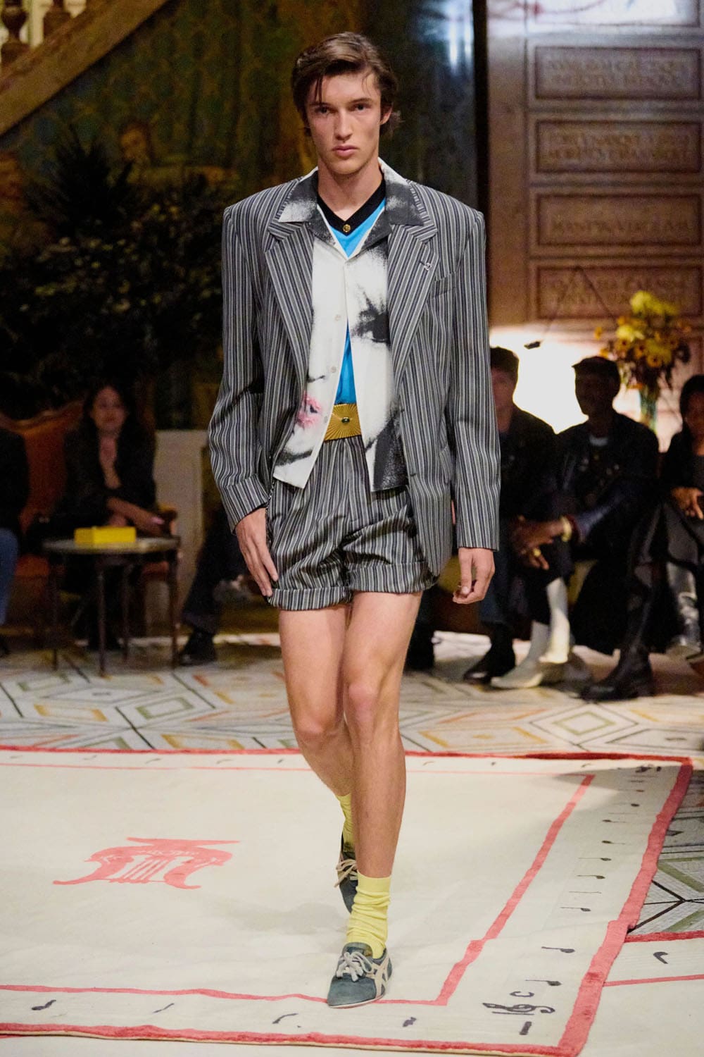 Versace Spring Summer 2026 Runway Magazine (62)