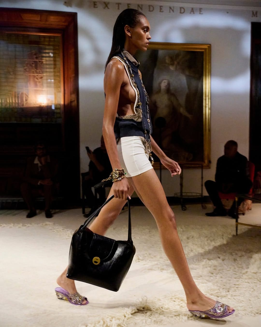 Versace Spring Summer 2026 Milan Details Runway Magazine (1)