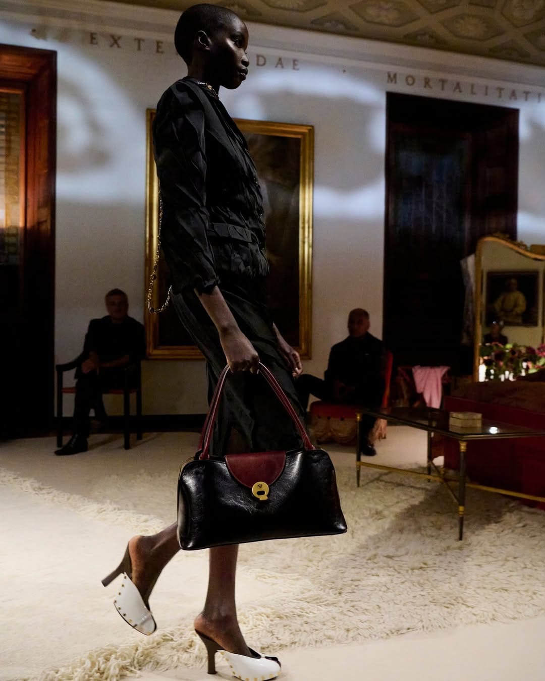 Versace Spring Summer 2026 Milan Details Runway Magazine (7)