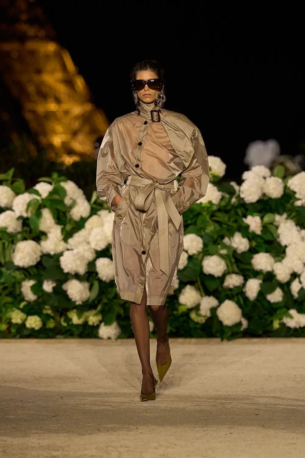 Saint Laurent Spring Summer 2026 Runway Magazine (23)