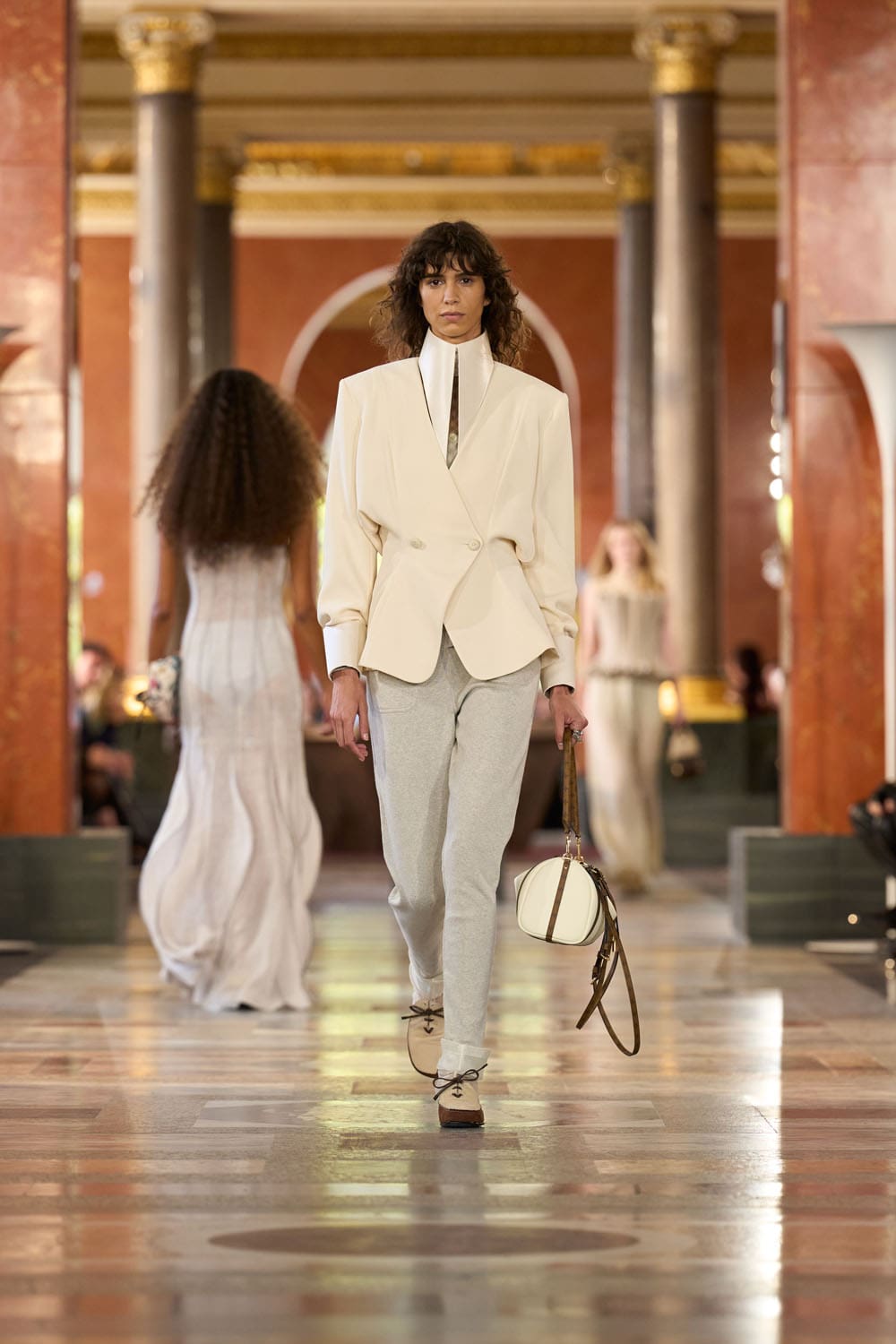 Louis Vuitton Spring Summer 2026 Runway Magazine (6)