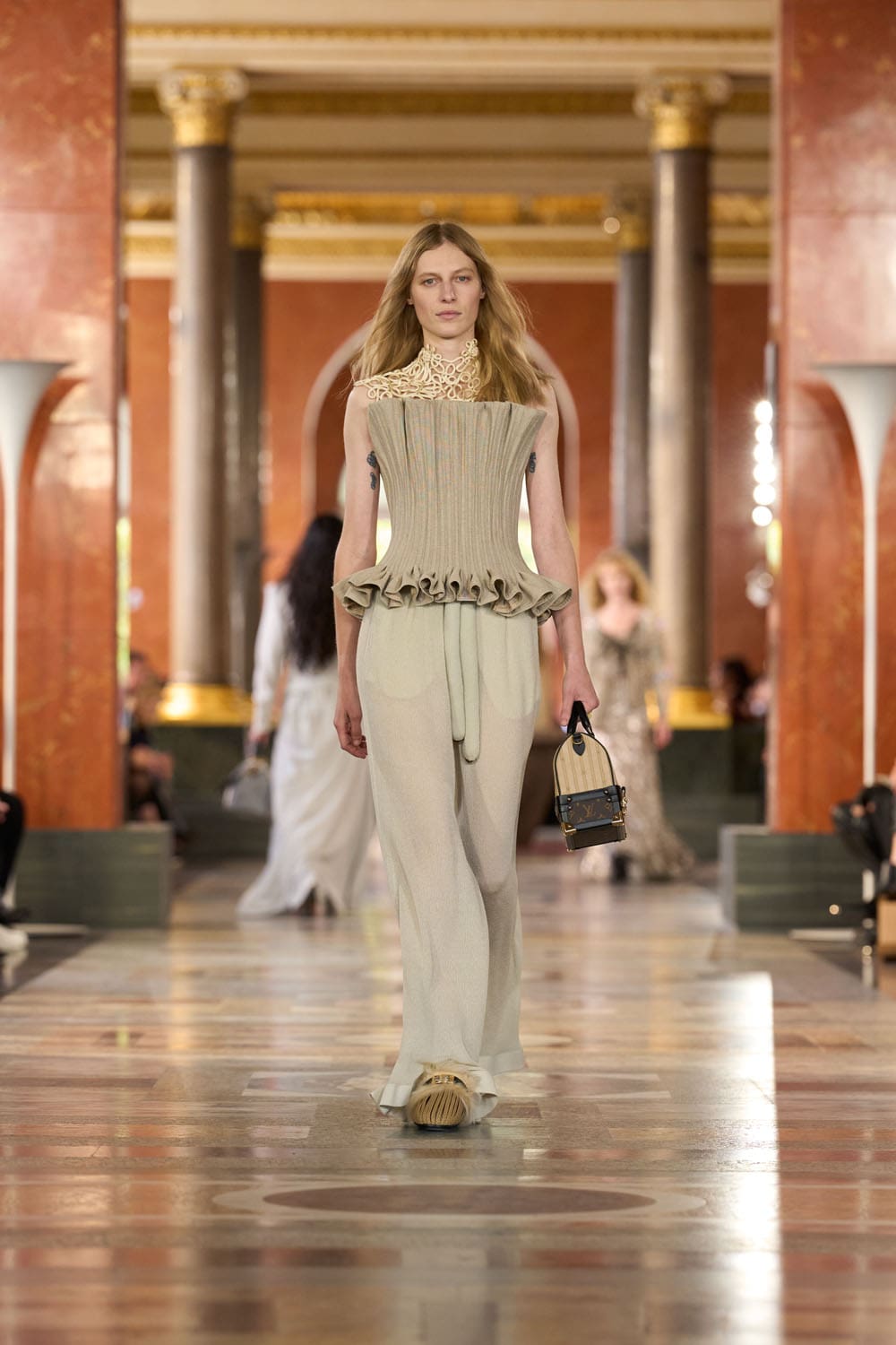 Louis Vuitton Spring Summer 2026 Runway Magazine (7)