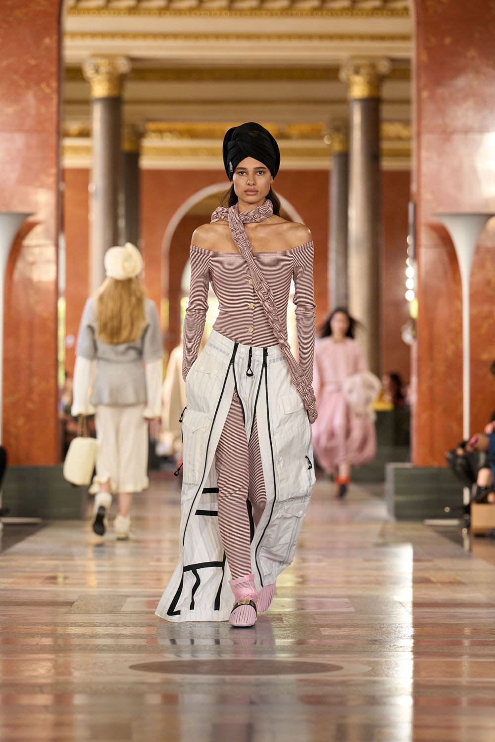 Louis Vuitton Spring Summer 2026 Runway Magazine (12)