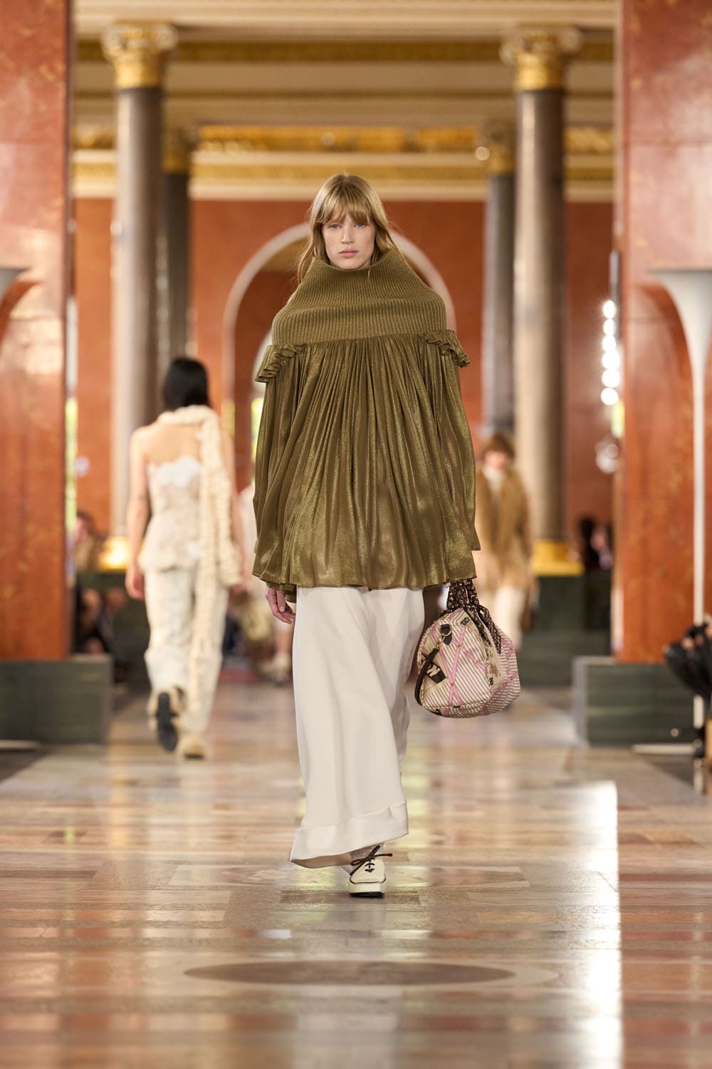 Louis Vuitton Spring Summer 2026 Runway Magazine (25)
