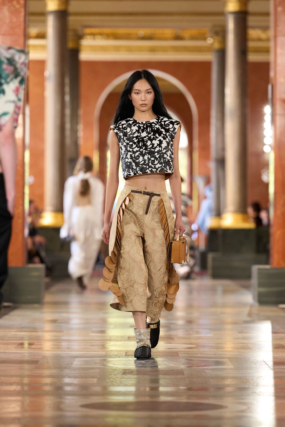 Louis Vuitton Spring Summer 2026 Runway Magazine (37)