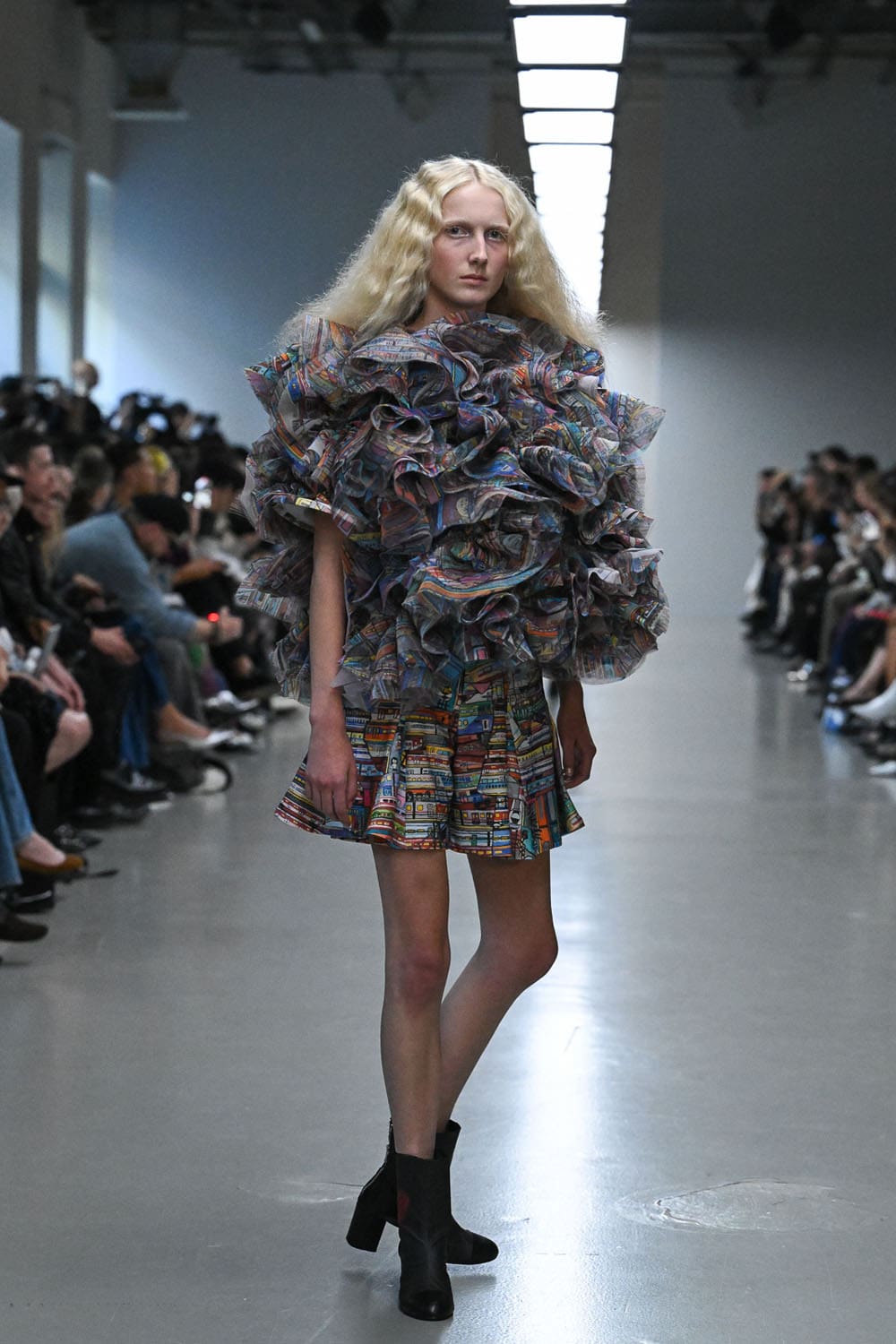 Anrealage Spring Summer 2026 Close Up Runway Magazine (4)