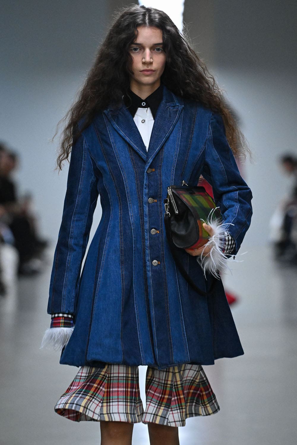 Anrealage Spring Summer 2026 Close Up Runway Magazine (14)