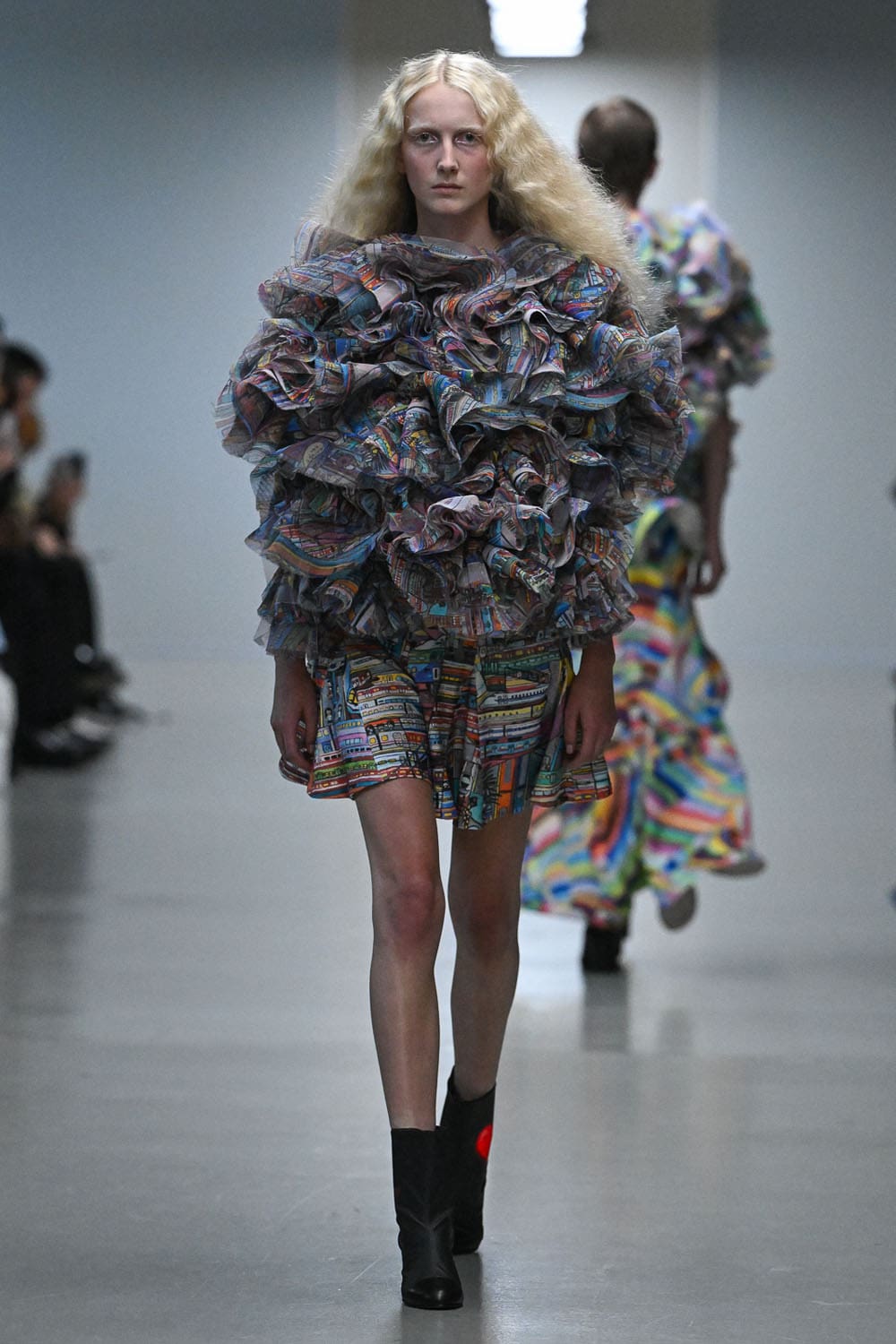 Anrealage Spring Summer 2026 Runway Magazine (3)