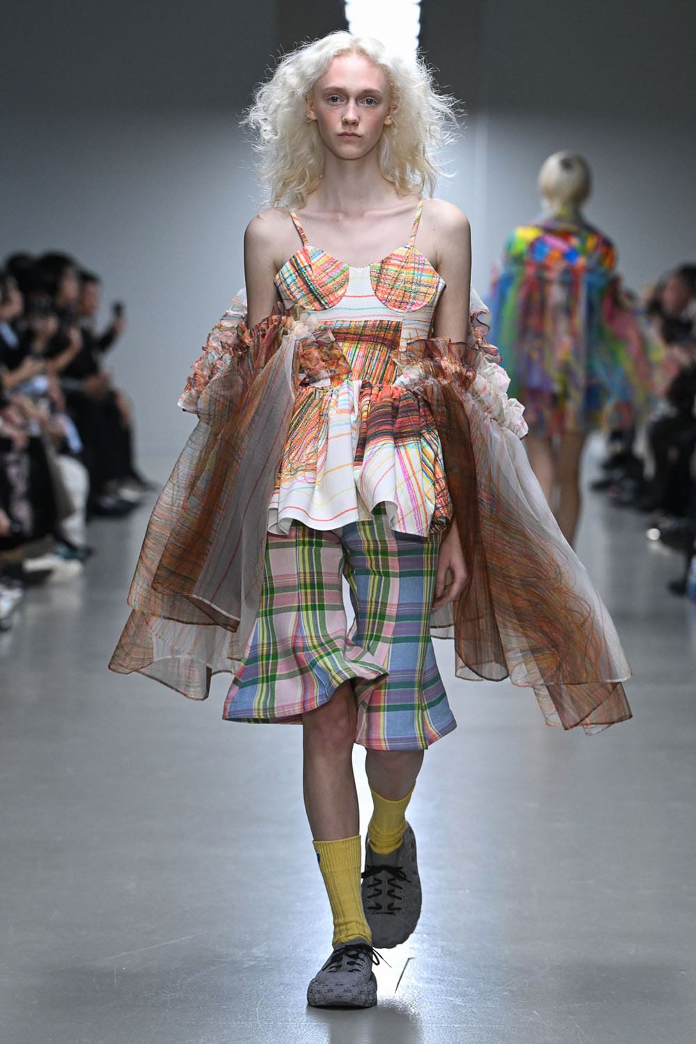 Anrealage Spring Summer 2026 Runway Magazine (26)