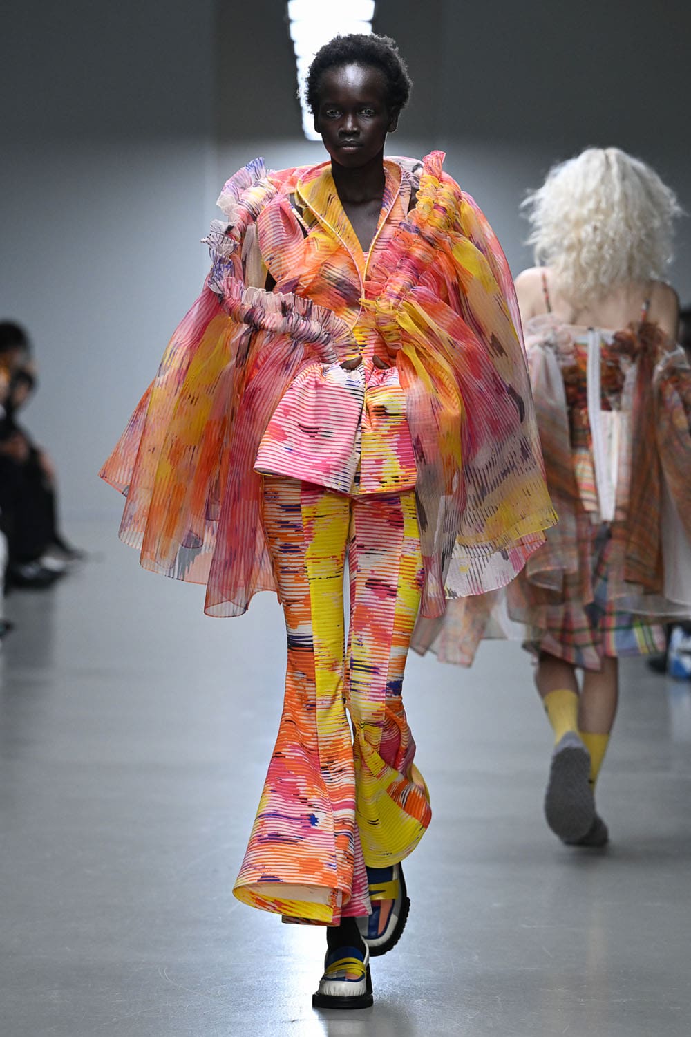 Anrealage Spring Summer 2026 Runway Magazine (27)
