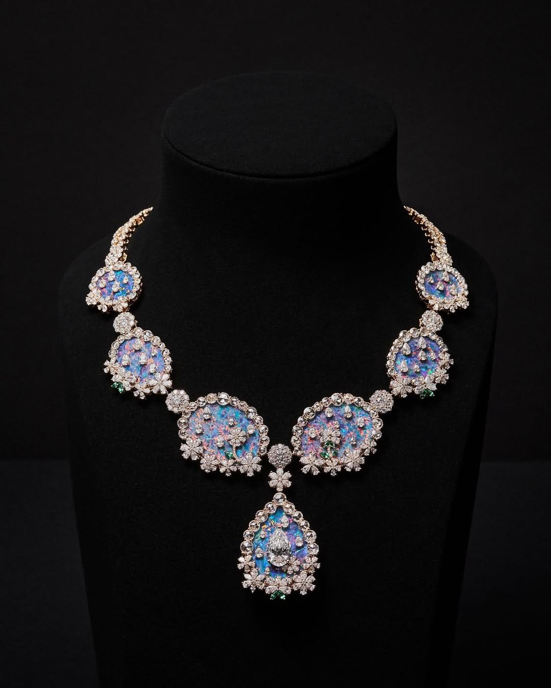 Diorexquis Haute Joaillerie by Victoire de Castellane Runway Magazine (17)