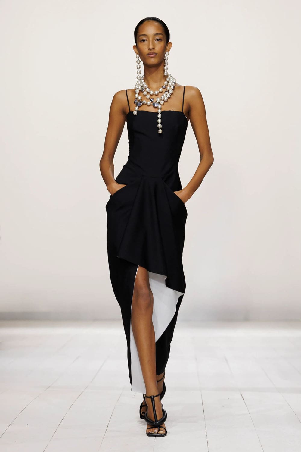 Givenchy Spring Summer 2026 Runway Magazine (12)