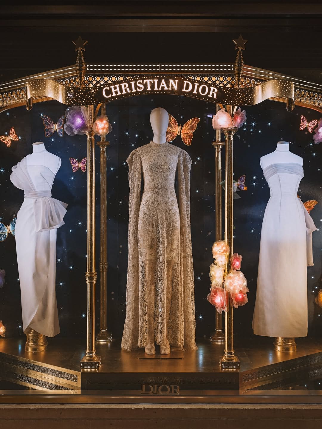 Dior Holidays 30 avenue Montaigne - RUNWAY MAGAZINE ® Official