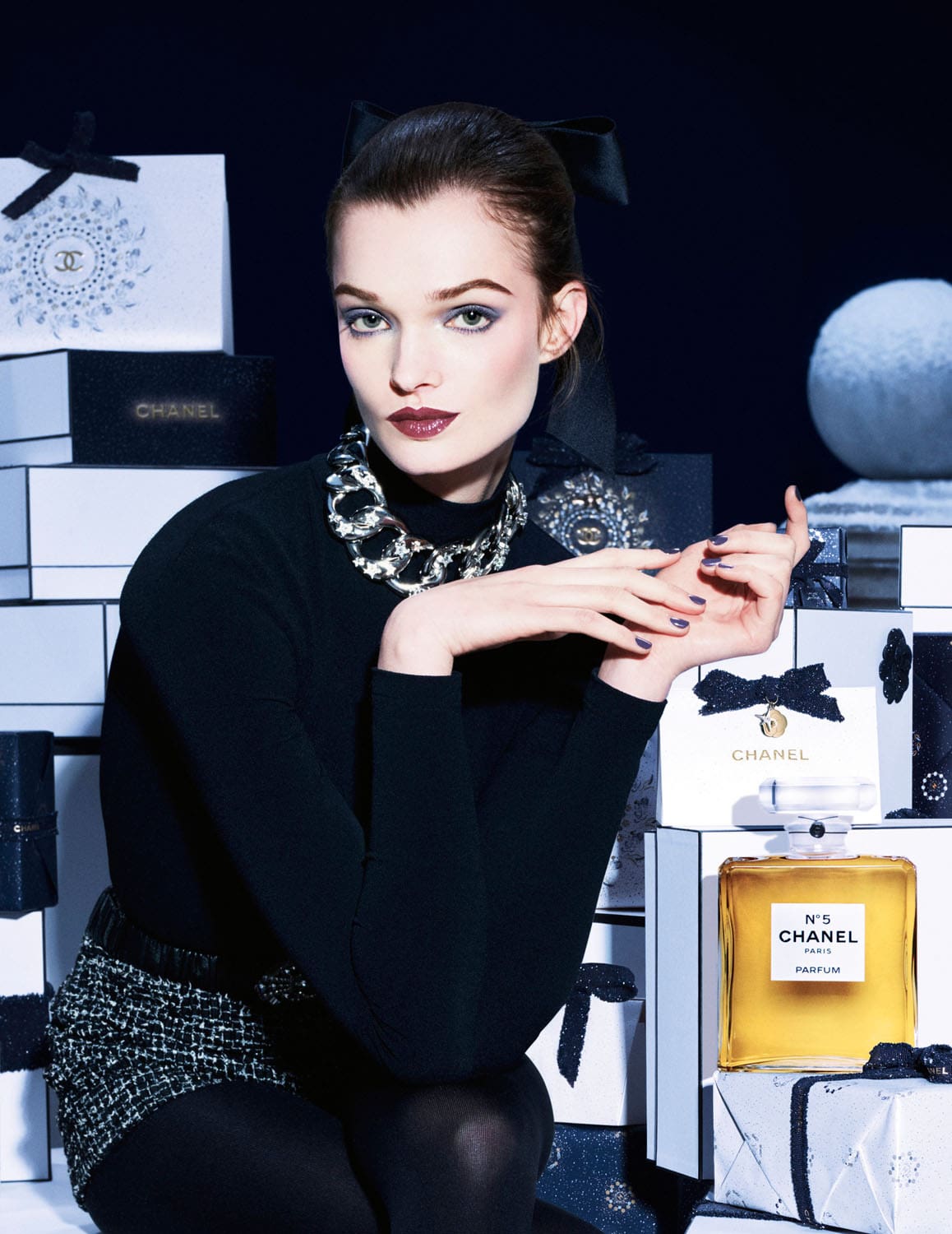 CHANEL Holidays 2025 Runway Magazine (30)