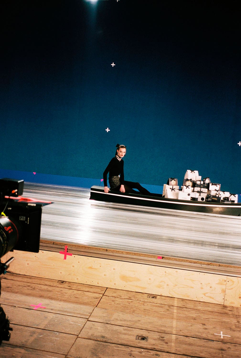 CHANEL Holidays 2025 Runway Magazine (36)