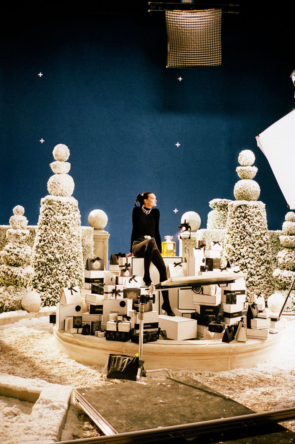 CHANEL Holidays 2025 Runway Magazine (37)