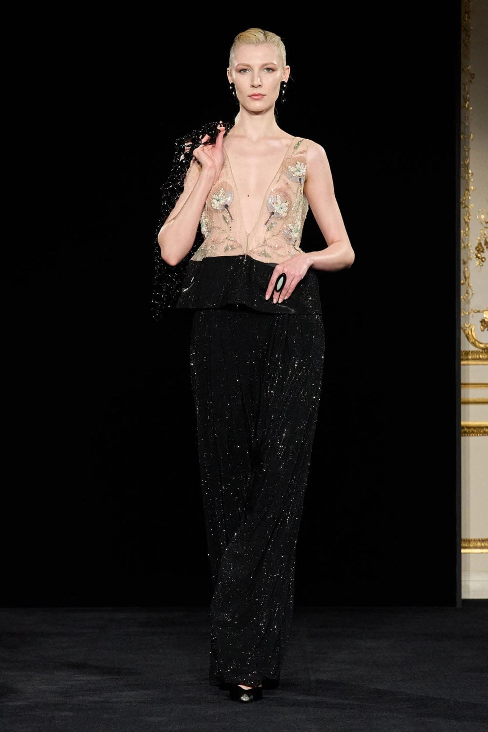 Armani Prive Spring Summer 2026 Haute Couture Runway Magazine (17)