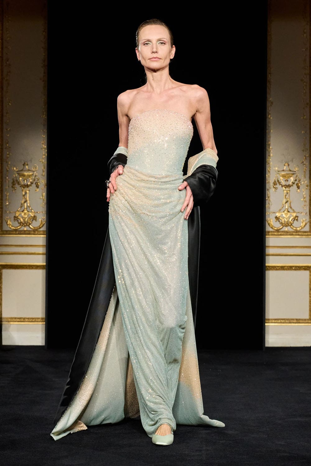 Armani Prive Spring Summer 2026 Haute Couture Runway Magazine (18)