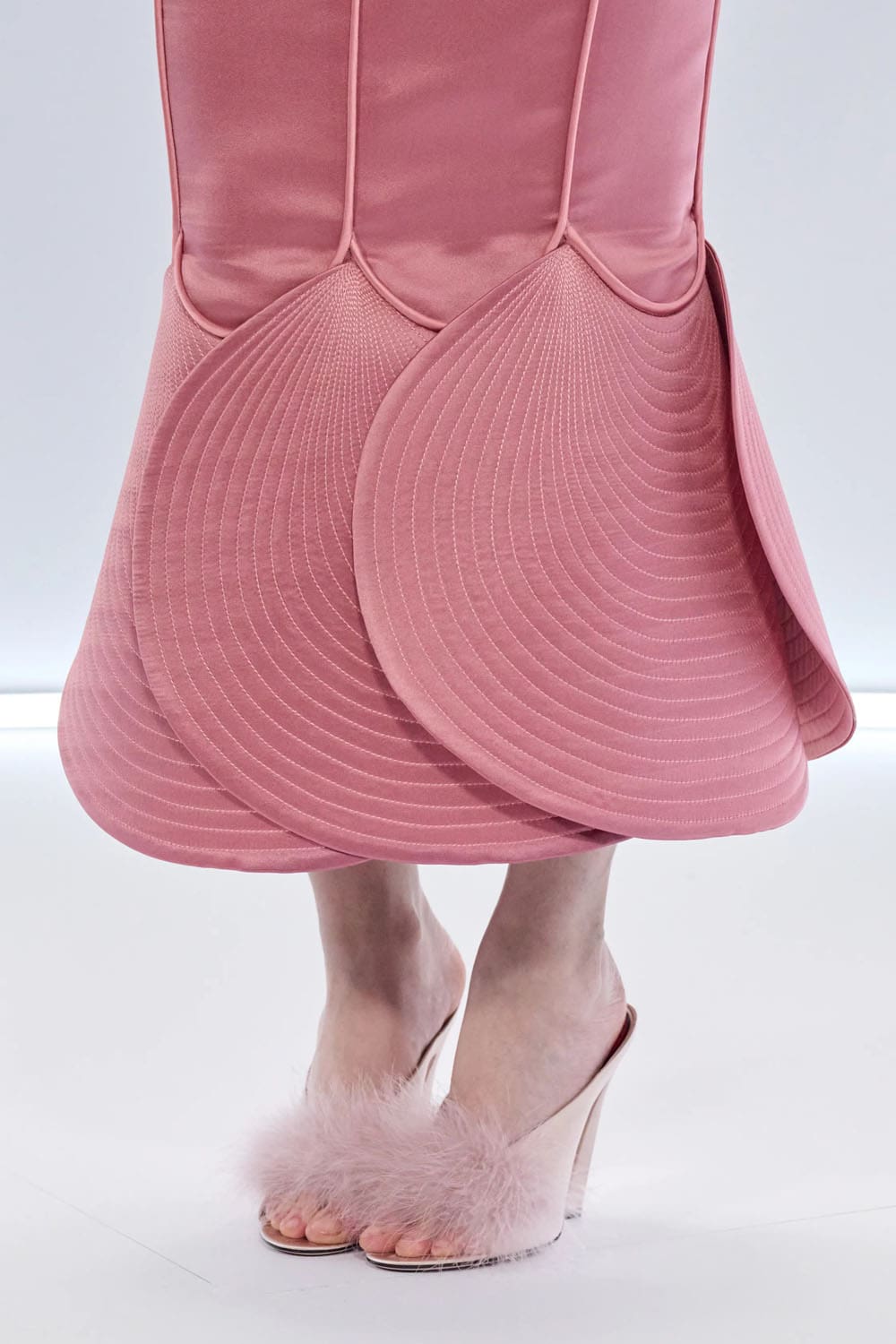 Valentino Spring Summer 2026 Haute Couture Close Up Runway Magazine (11)