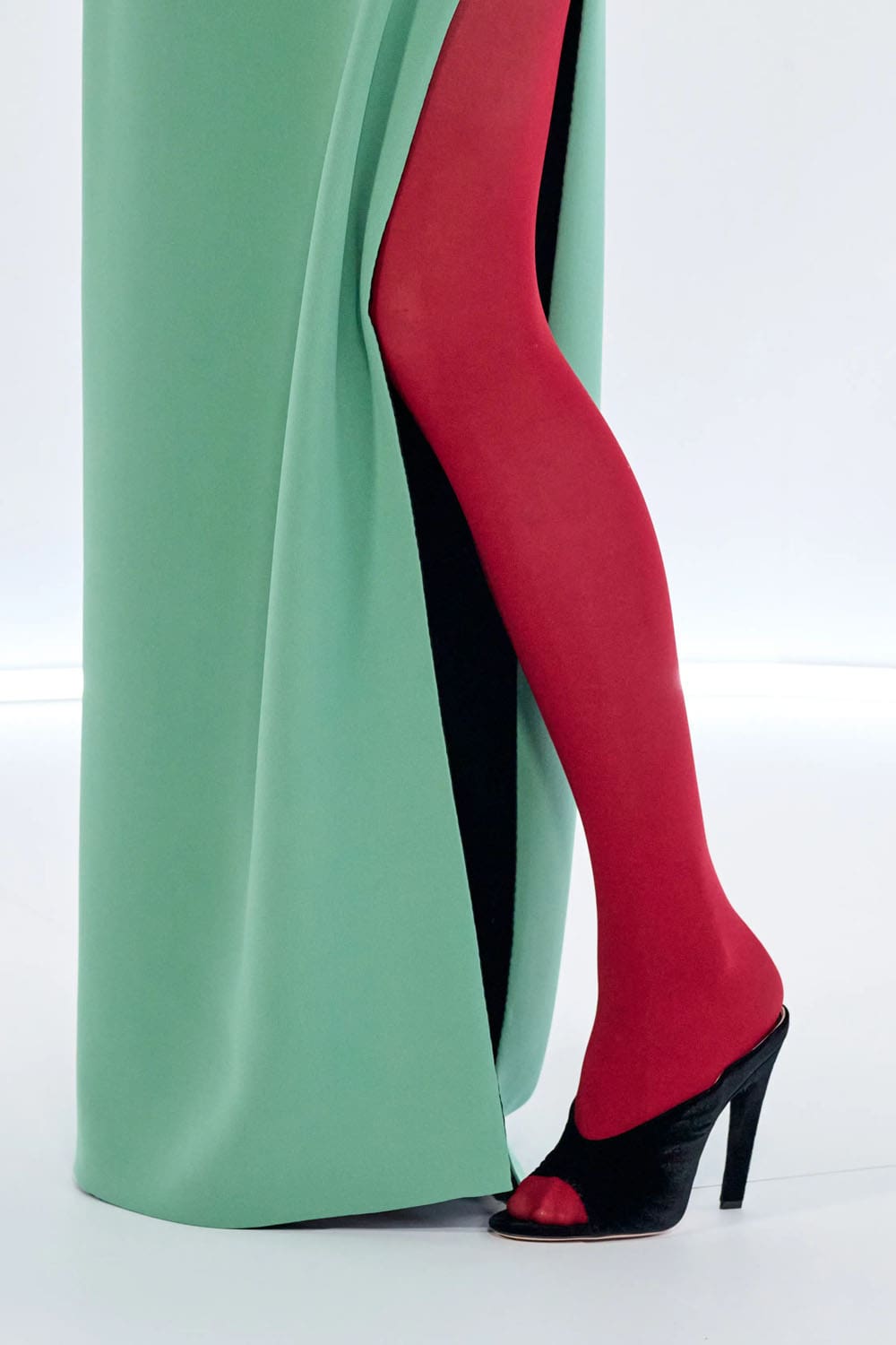 Valentino Spring Summer 2026 Haute Couture Close Up Runway Magazine (14)