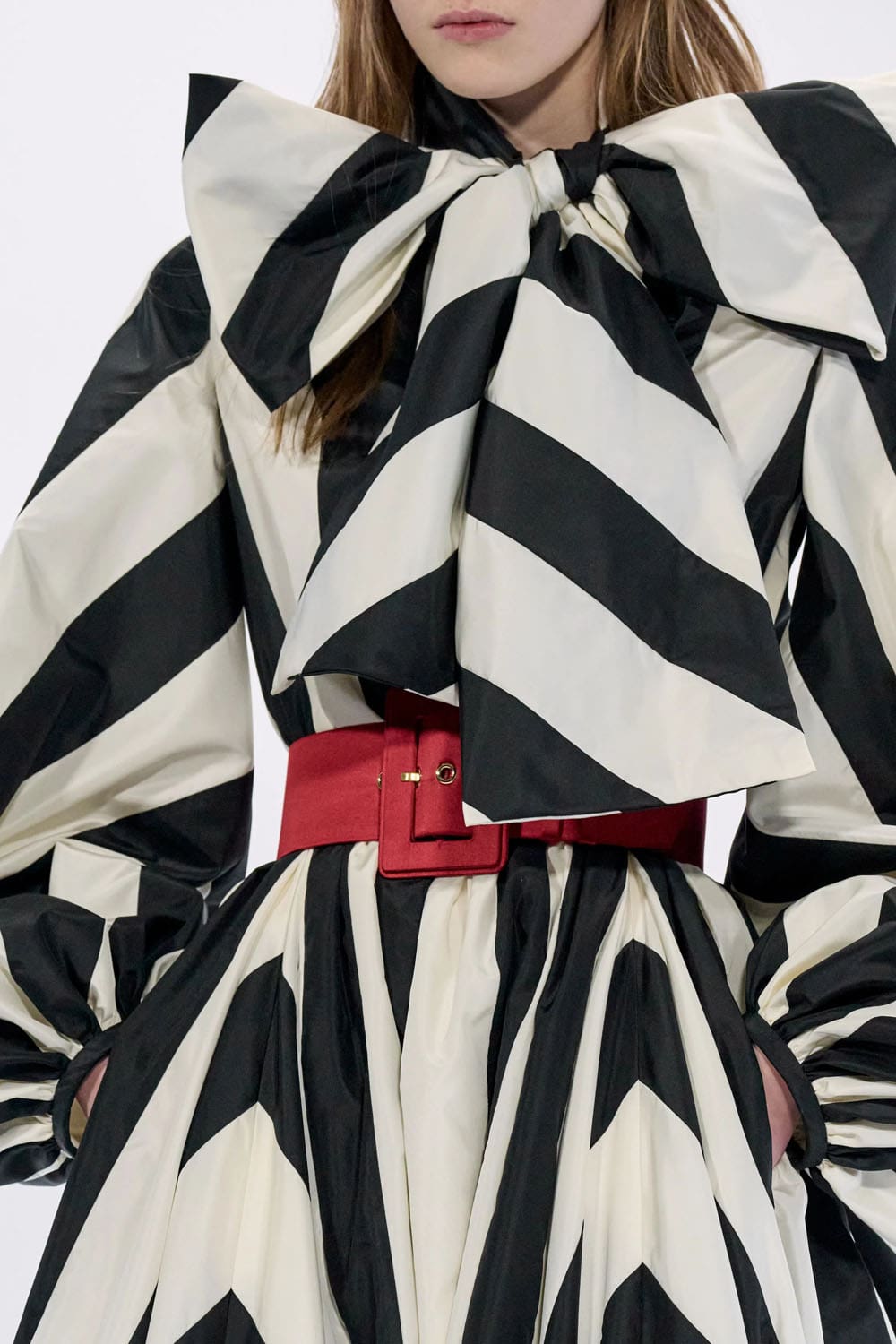 Valentino Spring Summer 2026 Haute Couture Close Up Runway Magazine (20)