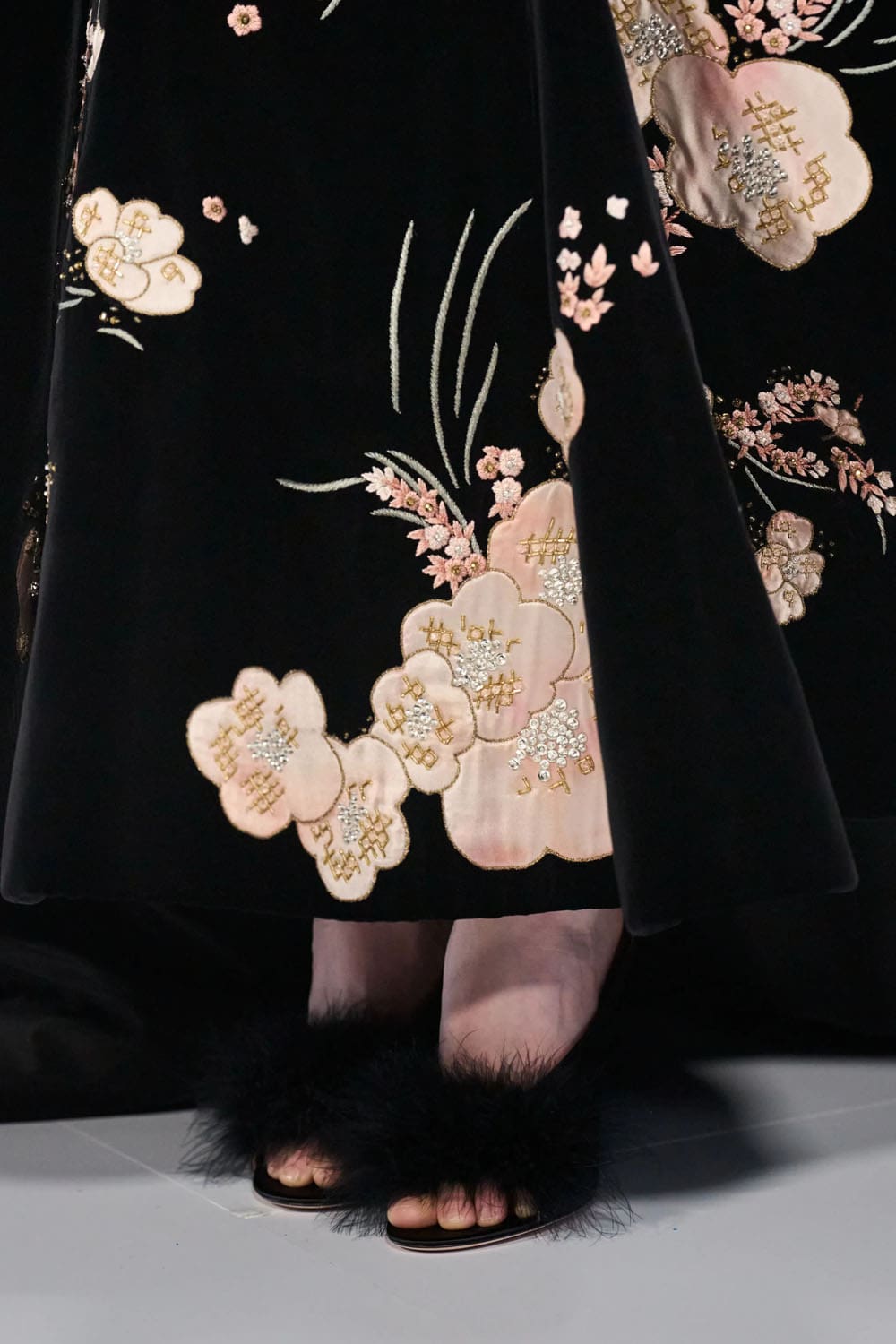 Valentino Spring Summer 2026 Haute Couture Close Up Runway Magazine (4)