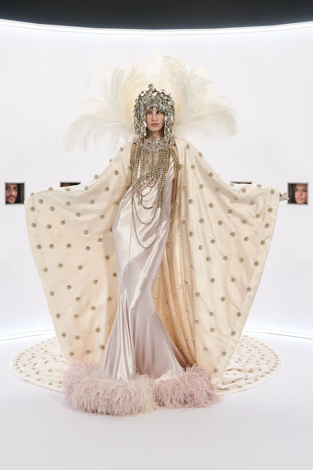 Valentino Spring Summer 2026 Haute Couture Runway Magazine (22)