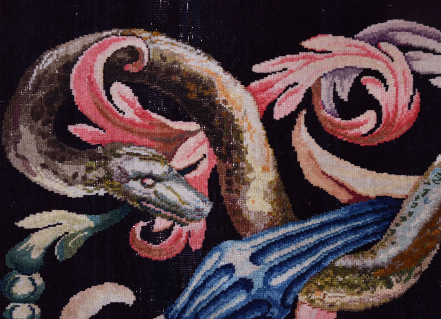 14 Змей, деталь 46e Tapis © Mobilier National Isabelle Bideau 300dpi