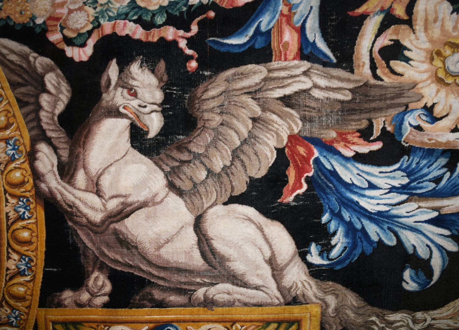 16 Грифон, деталь 55 пикселей © Mobilier national Isabelle Bideau 300dpi