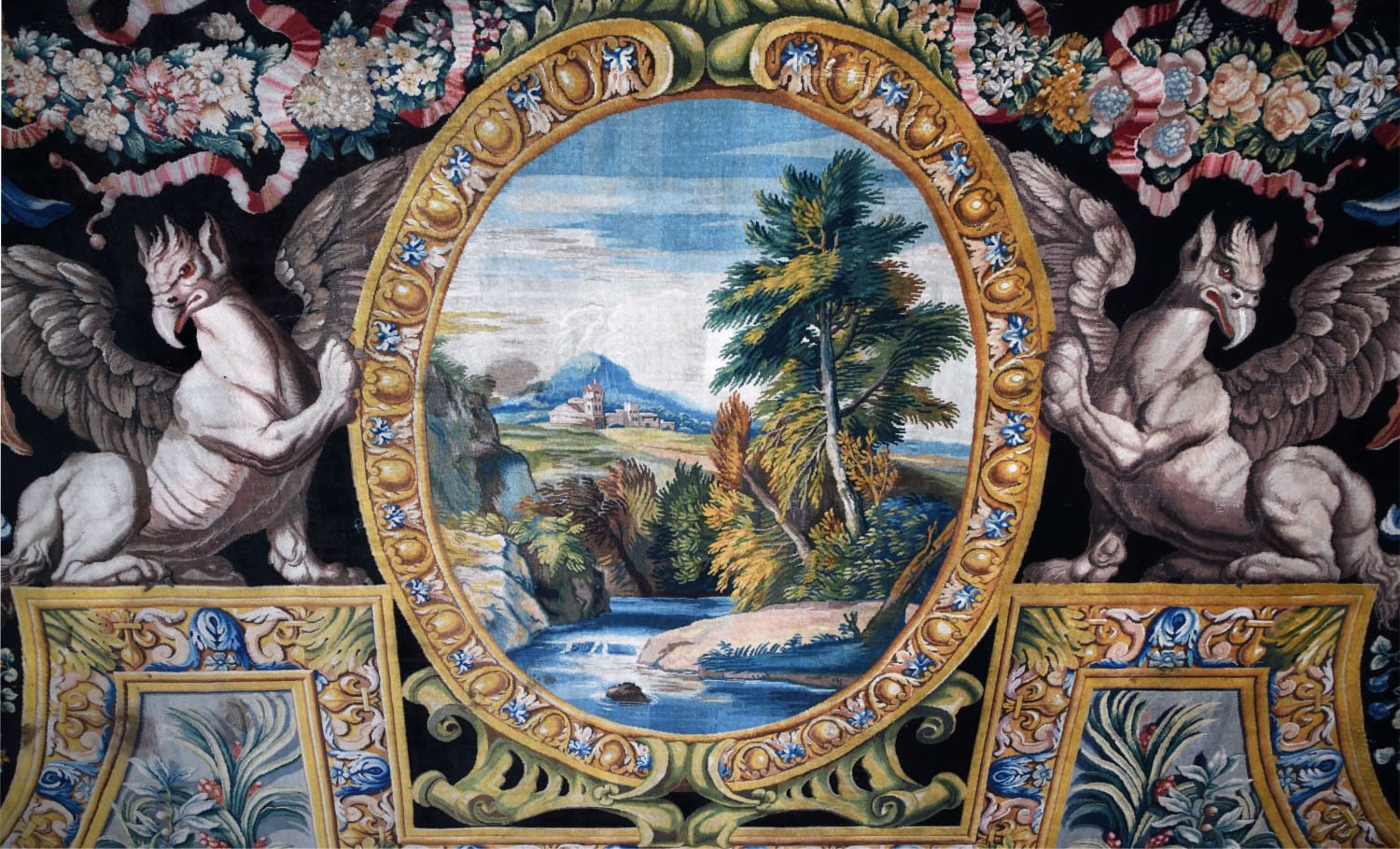 18 Paysage et griffons, деталь 55e Tapis © Mobilier National Isabelle Bideau 300dpi
