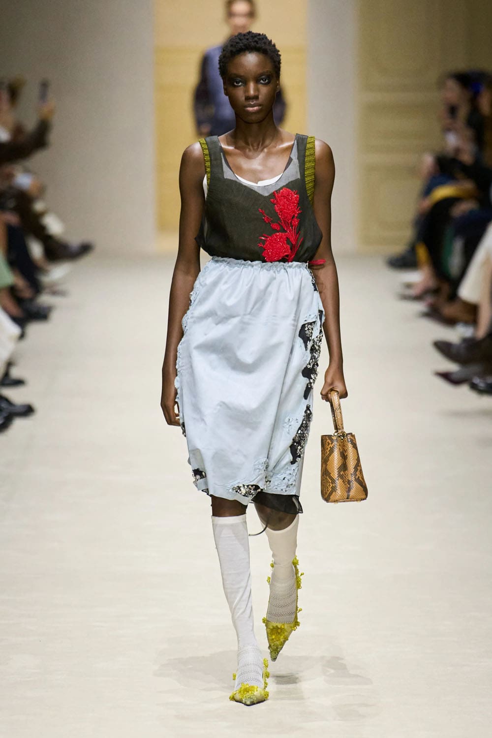 Prada Fall Winter 2026 2027 Runway Magazine (24)