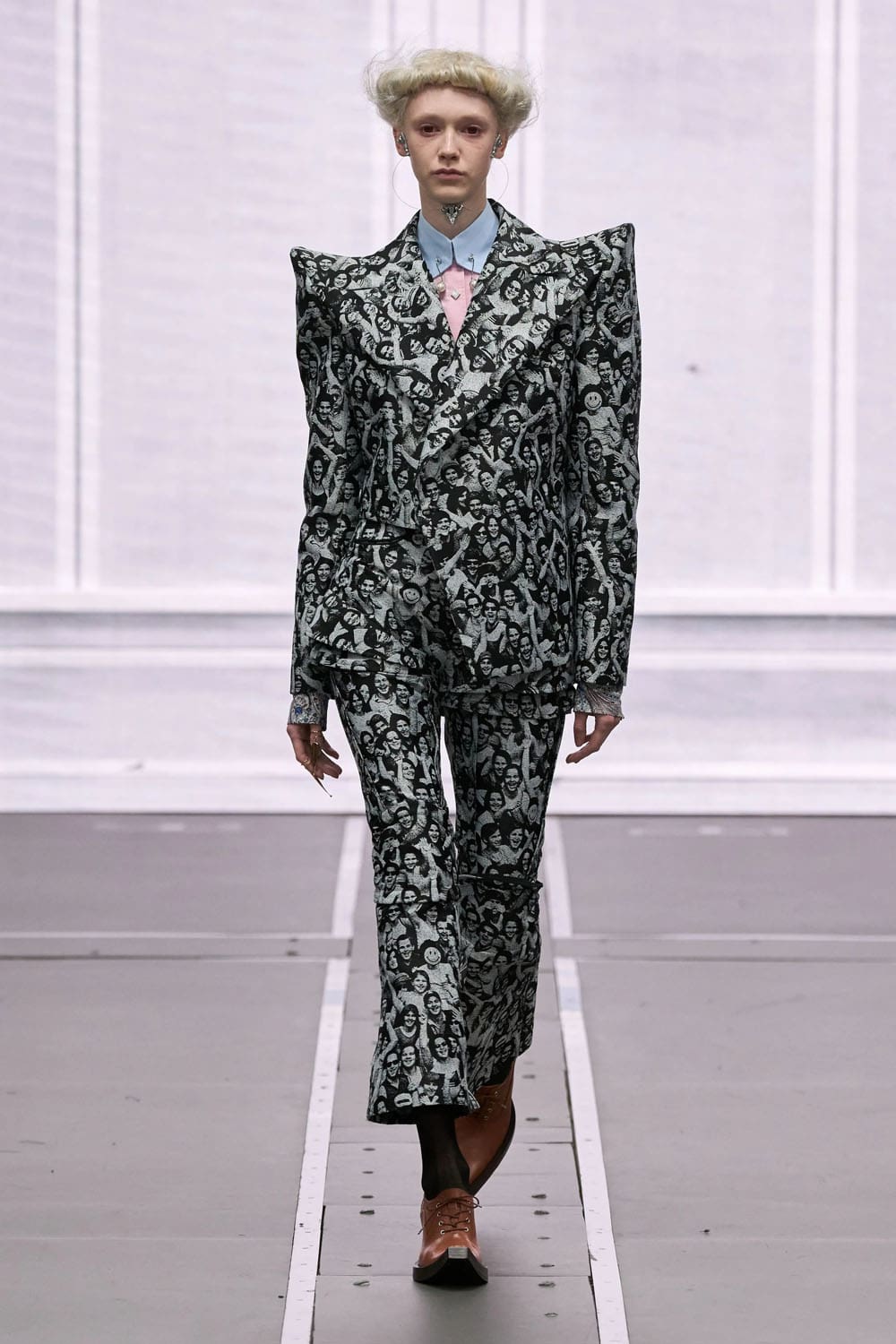 Anrealage Fall Winter 2026 2027 Runway Magazine (2)