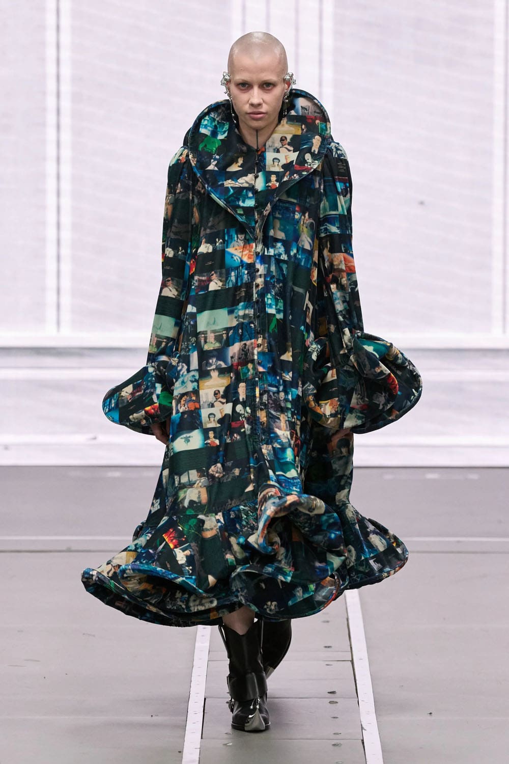 Anrealage Fall Winter 2026 2027 Runway Magazine (21)