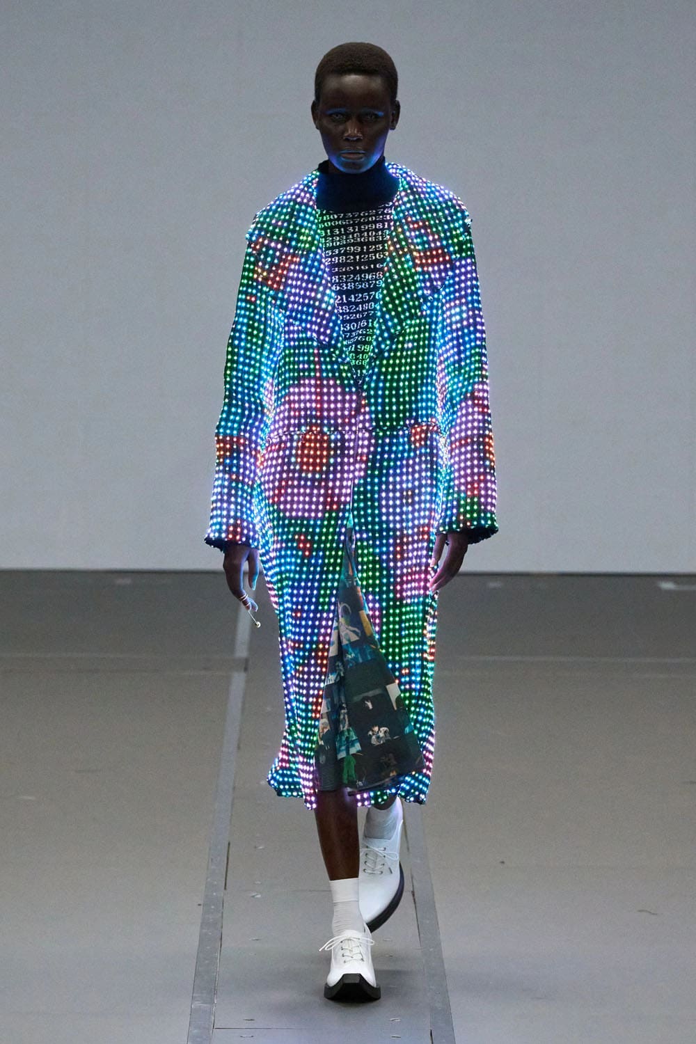 Anrealage Fall Winter 2026 2027 Runway Magazine (23)