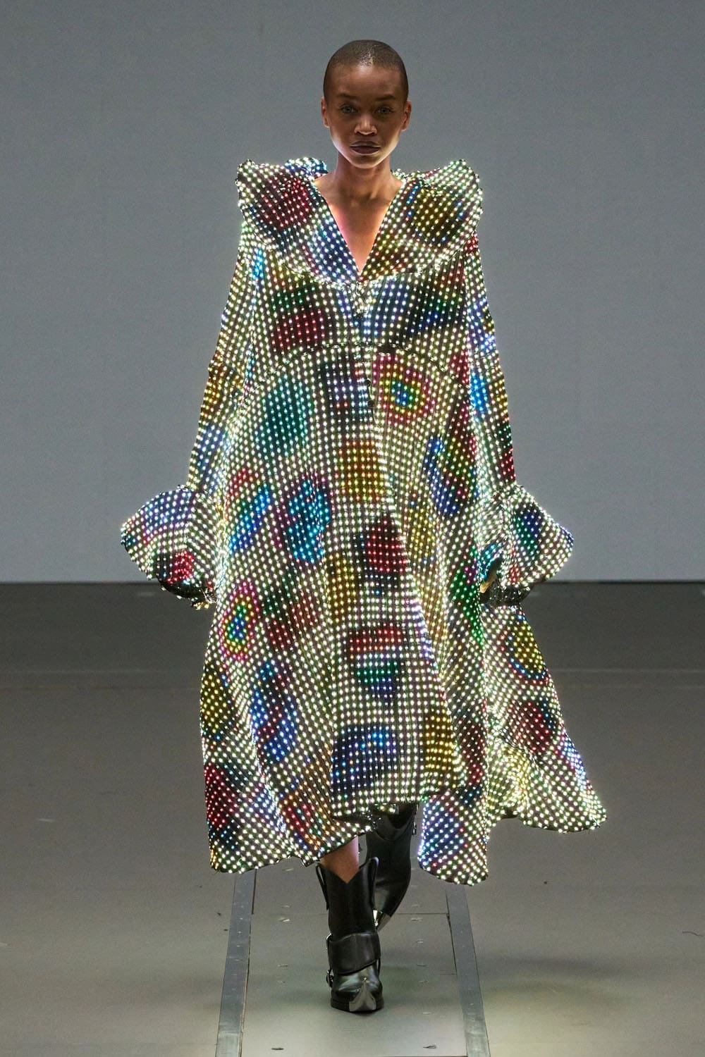 Anrealage Fall Winter 2026 2027 Runway Magazine (25)