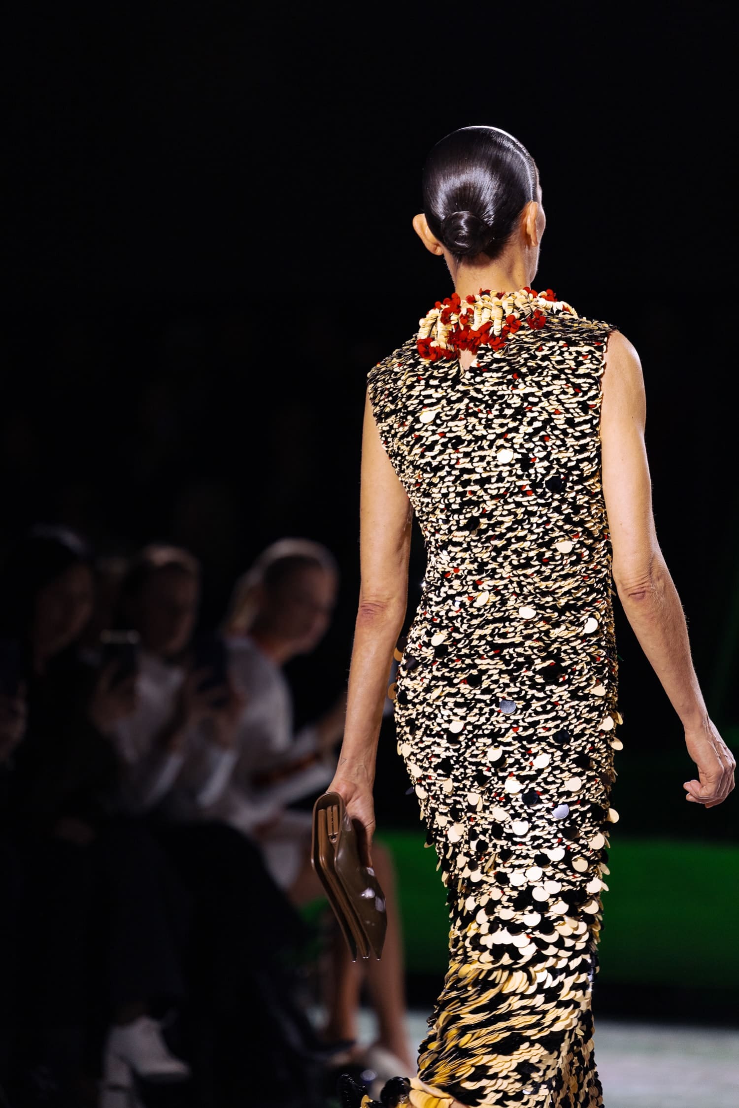 Подробности о коллекции Chanel осень 2026 Runway Журнал (118)