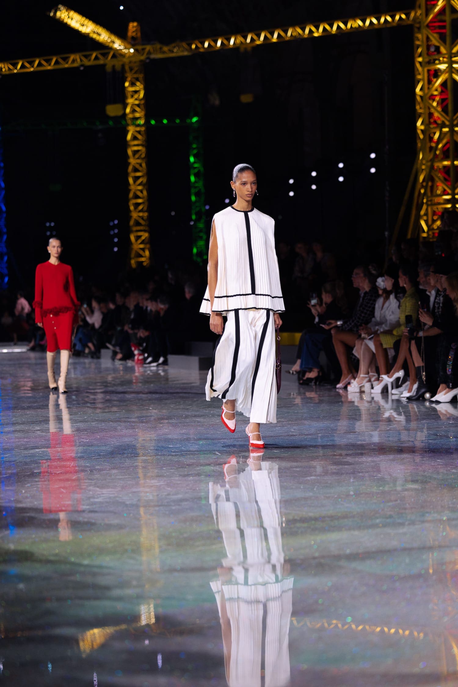 Подробности о коллекции Chanel осень 2026 Runway Журнал (119)