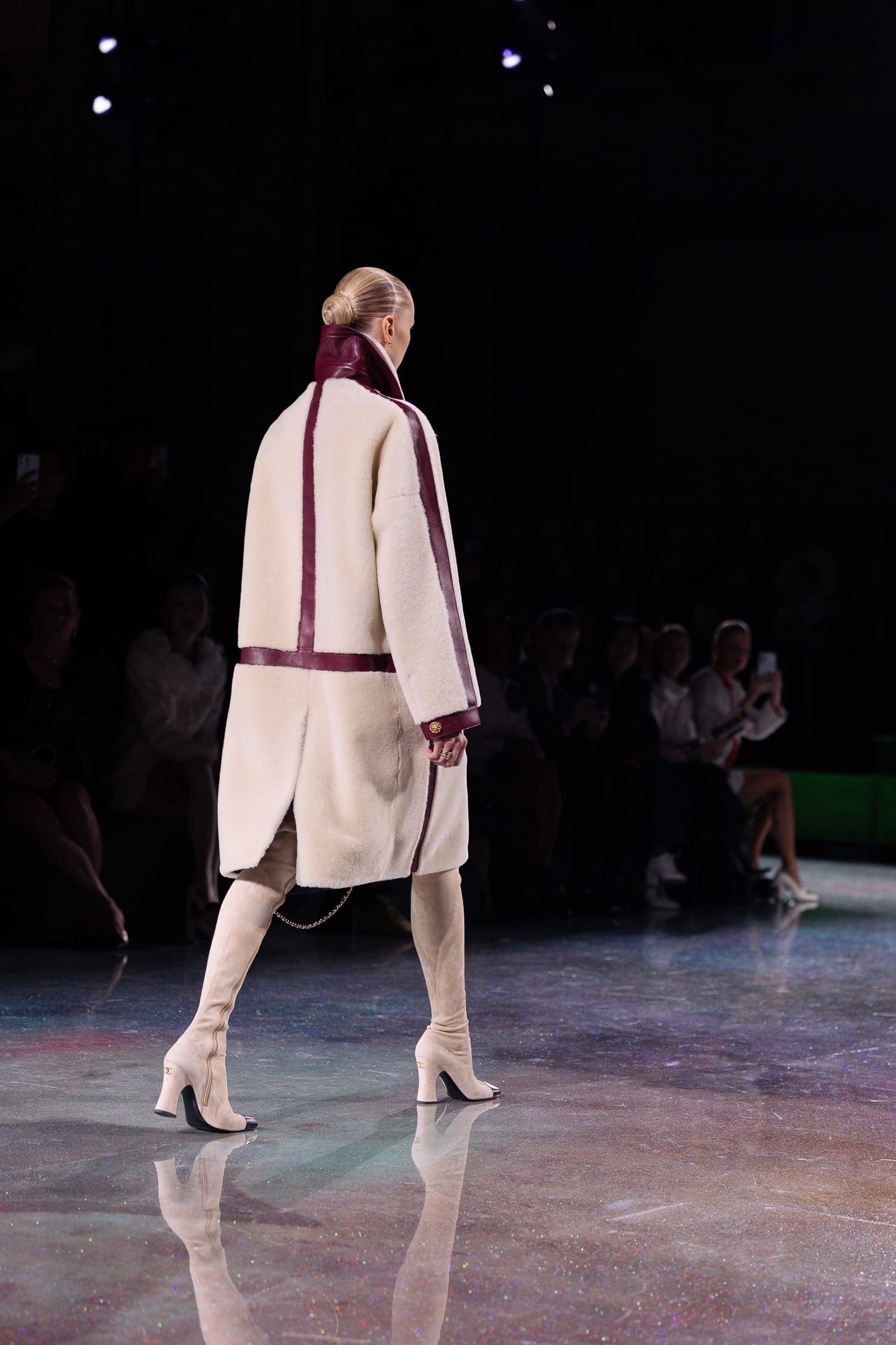 Подробности о коллекции Chanel осень 2026 Runway Журнал (120)