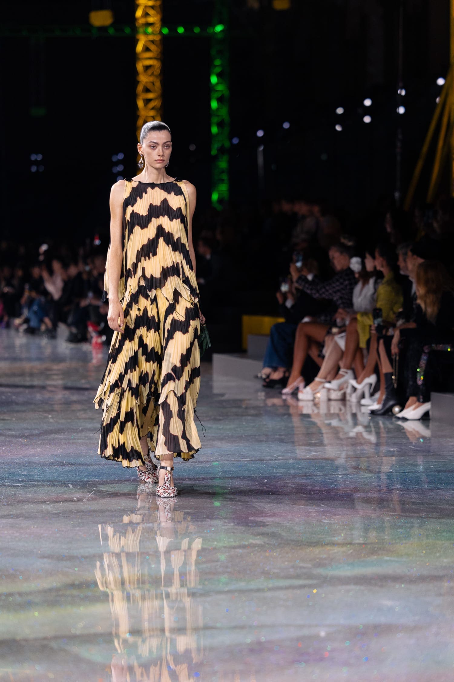 Подробности о коллекции Chanel осень 2026 Runway Журнал (128)