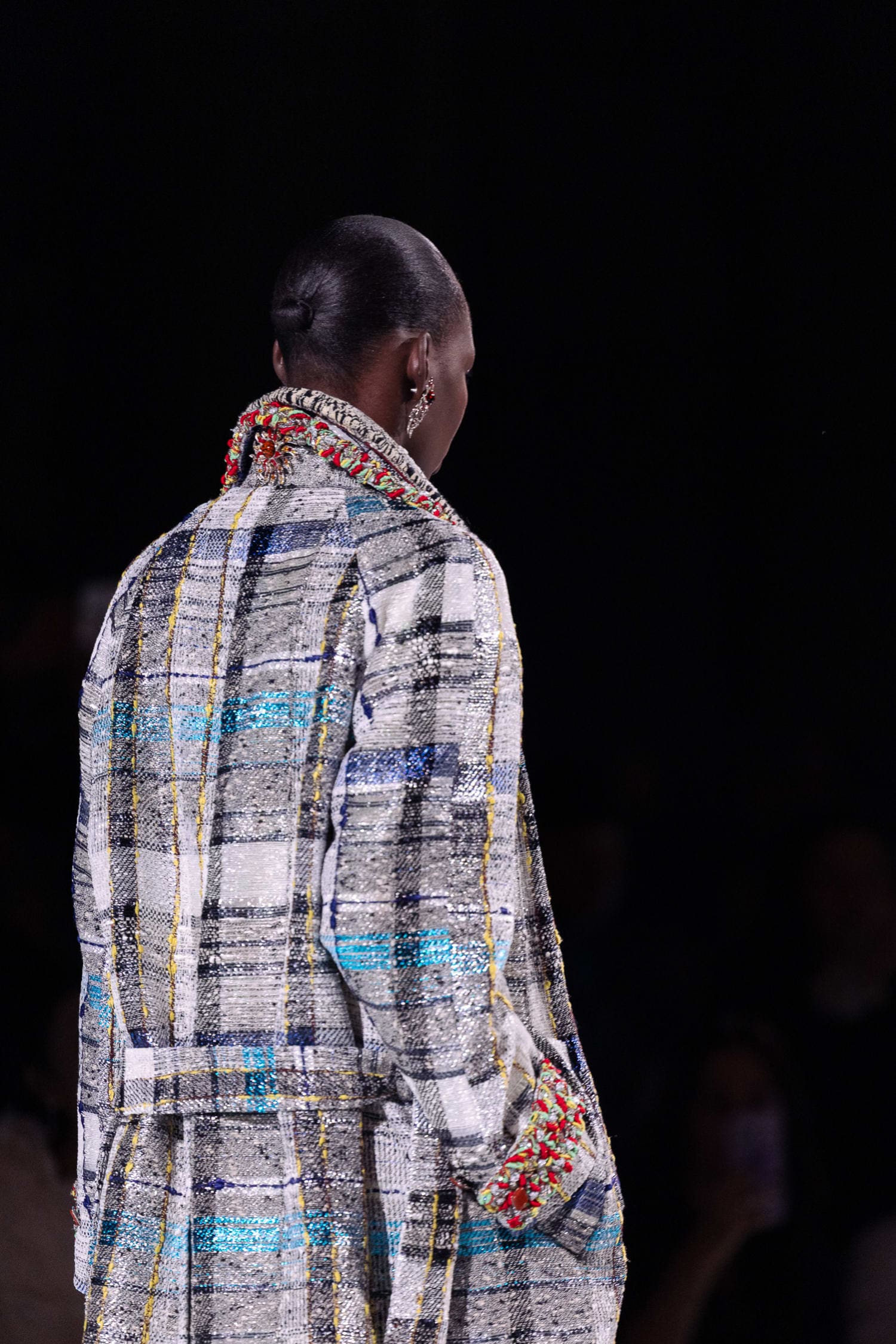 Подробности о коллекции Chanel осень 2026 Runway Журнал (137)