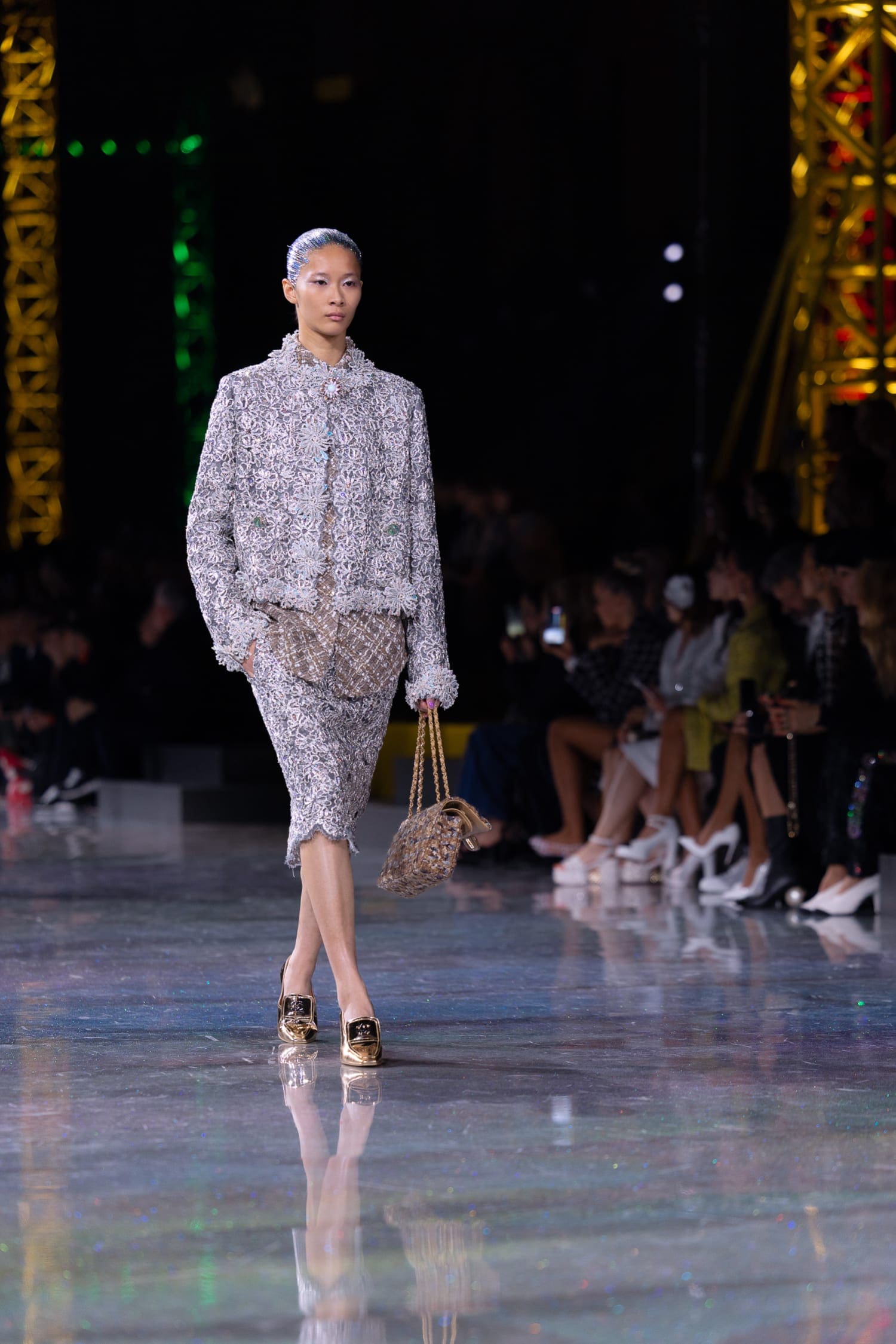 Подробности о коллекции Chanel осень 2026 Runway Журнал (138)