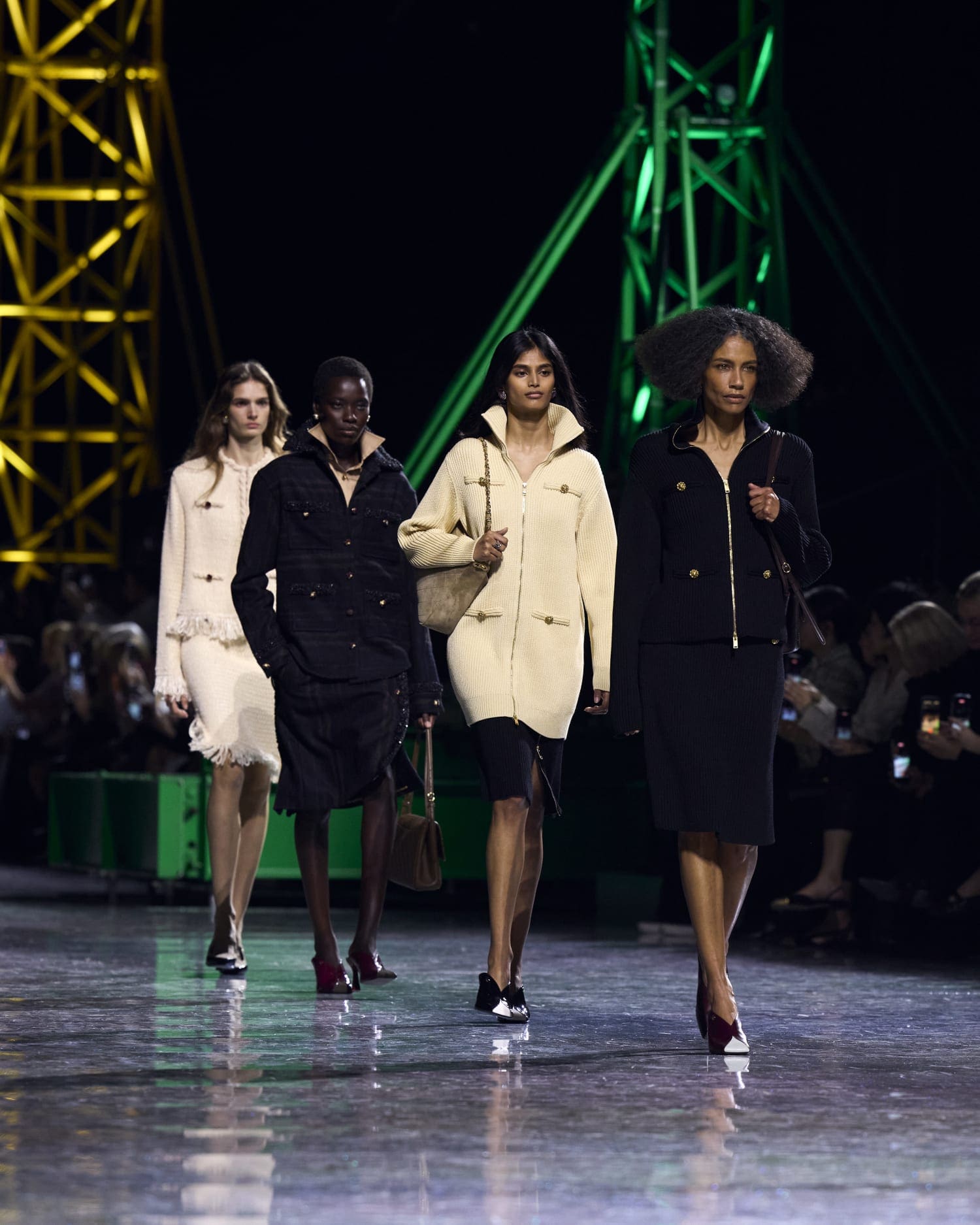 Подробности о коллекции Chanel осень 2026 Runway Журнал (14)