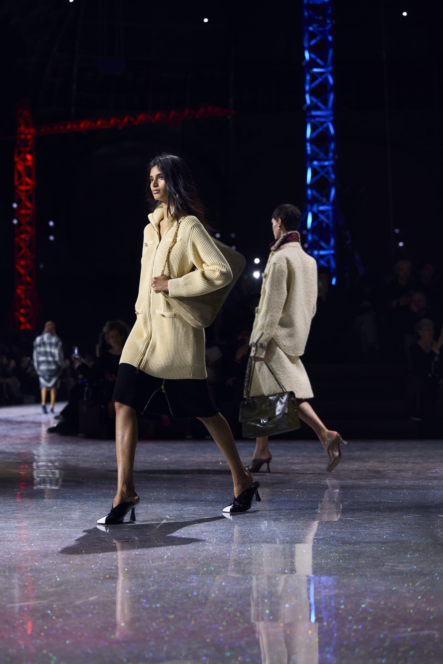 Подробности о коллекции Chanel осень 2026 Runway Журнал (149)