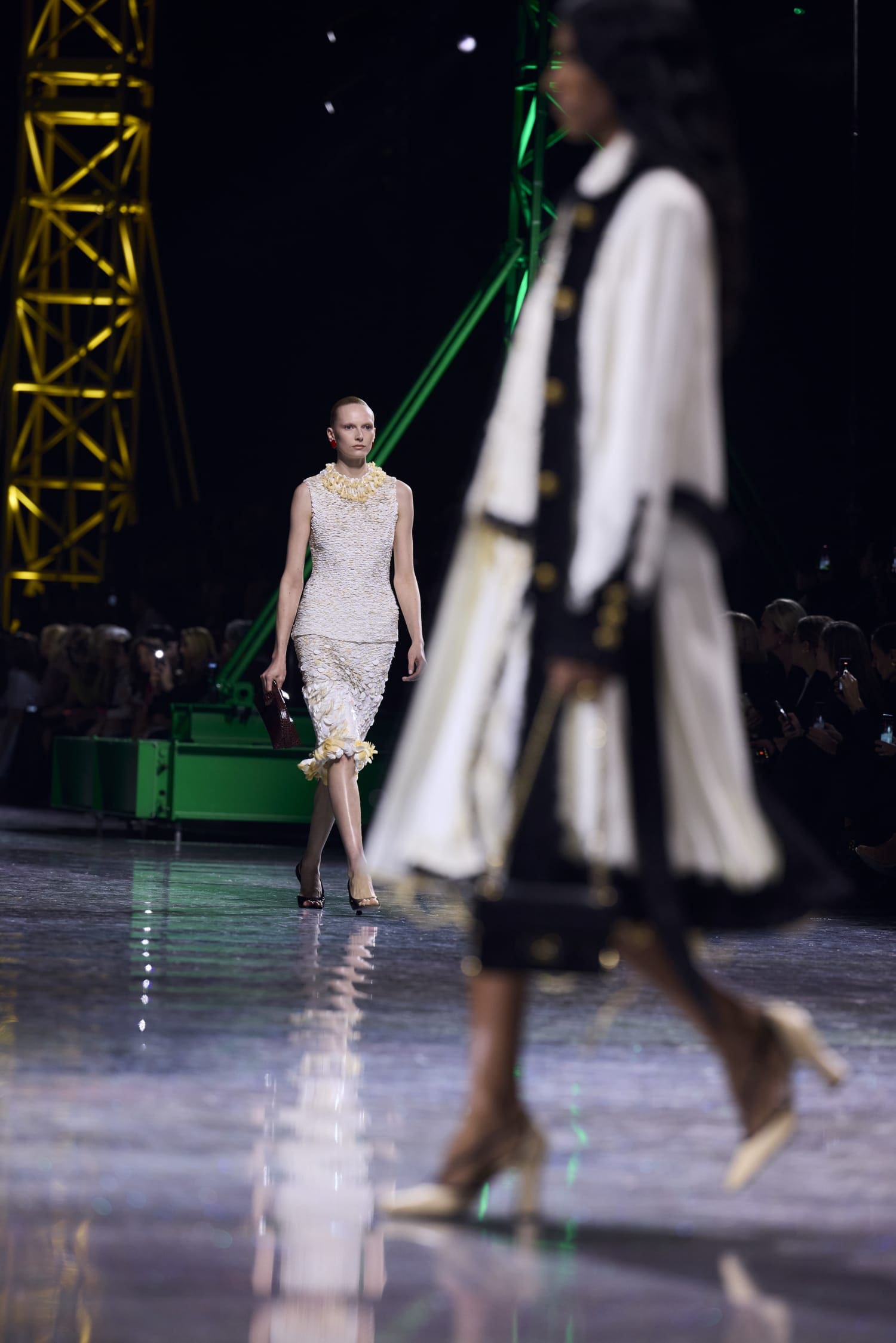 Подробности о коллекции Chanel осень 2026 Runway Журнал (154)