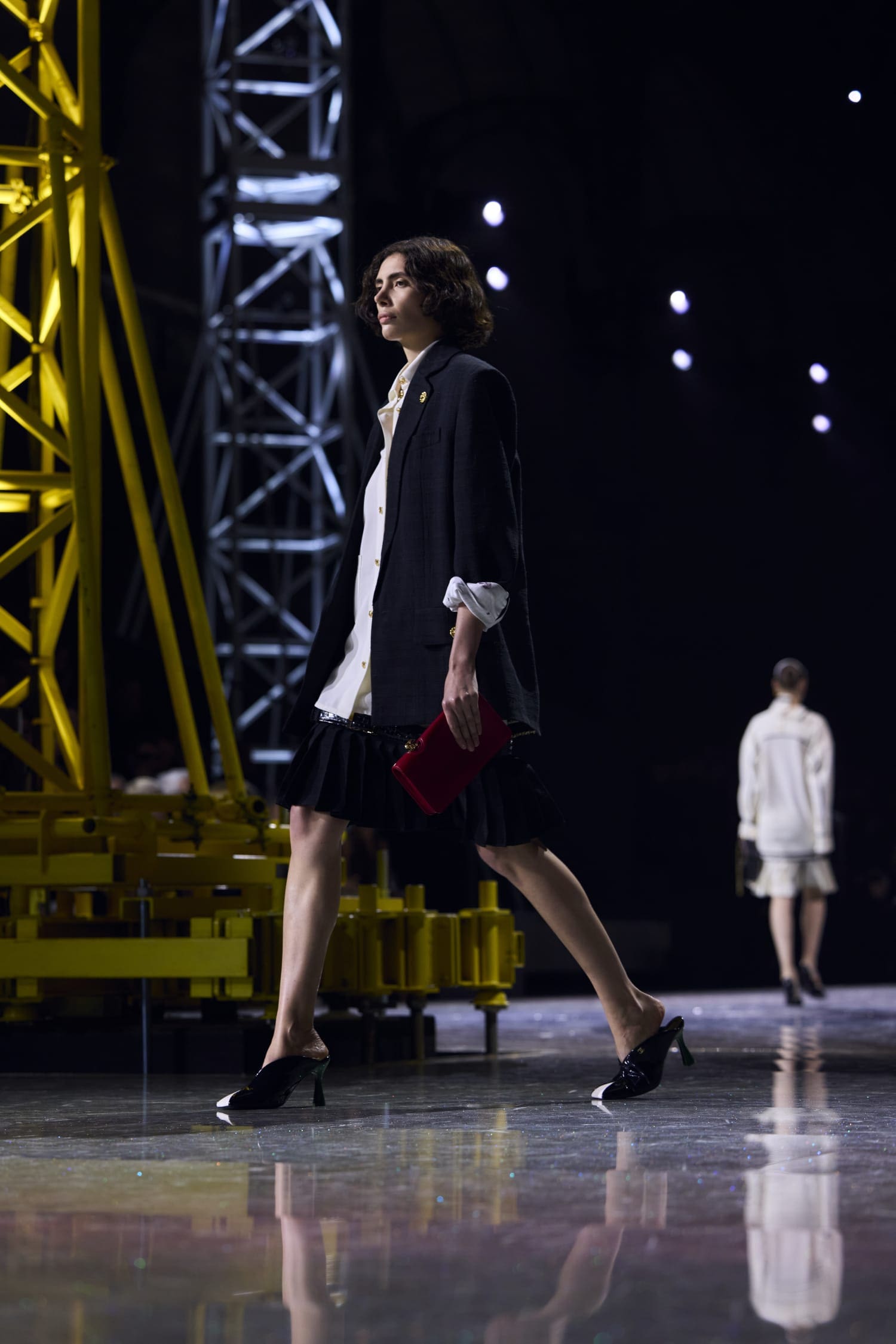 Подробности о коллекции Chanel осень 2026 Runway Журнал (157)