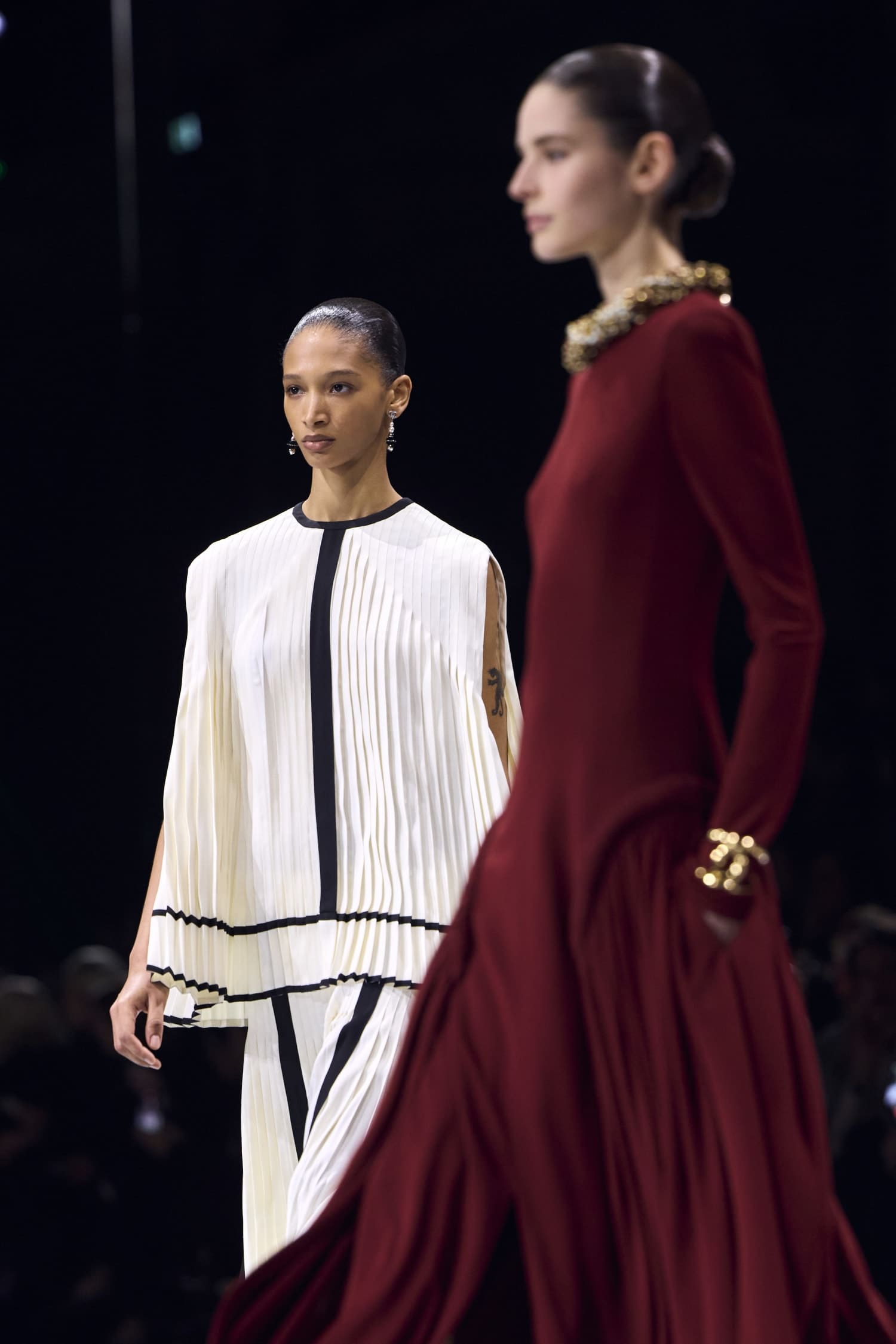 Подробности о коллекции Chanel осень 2026 Runway Журнал (159)