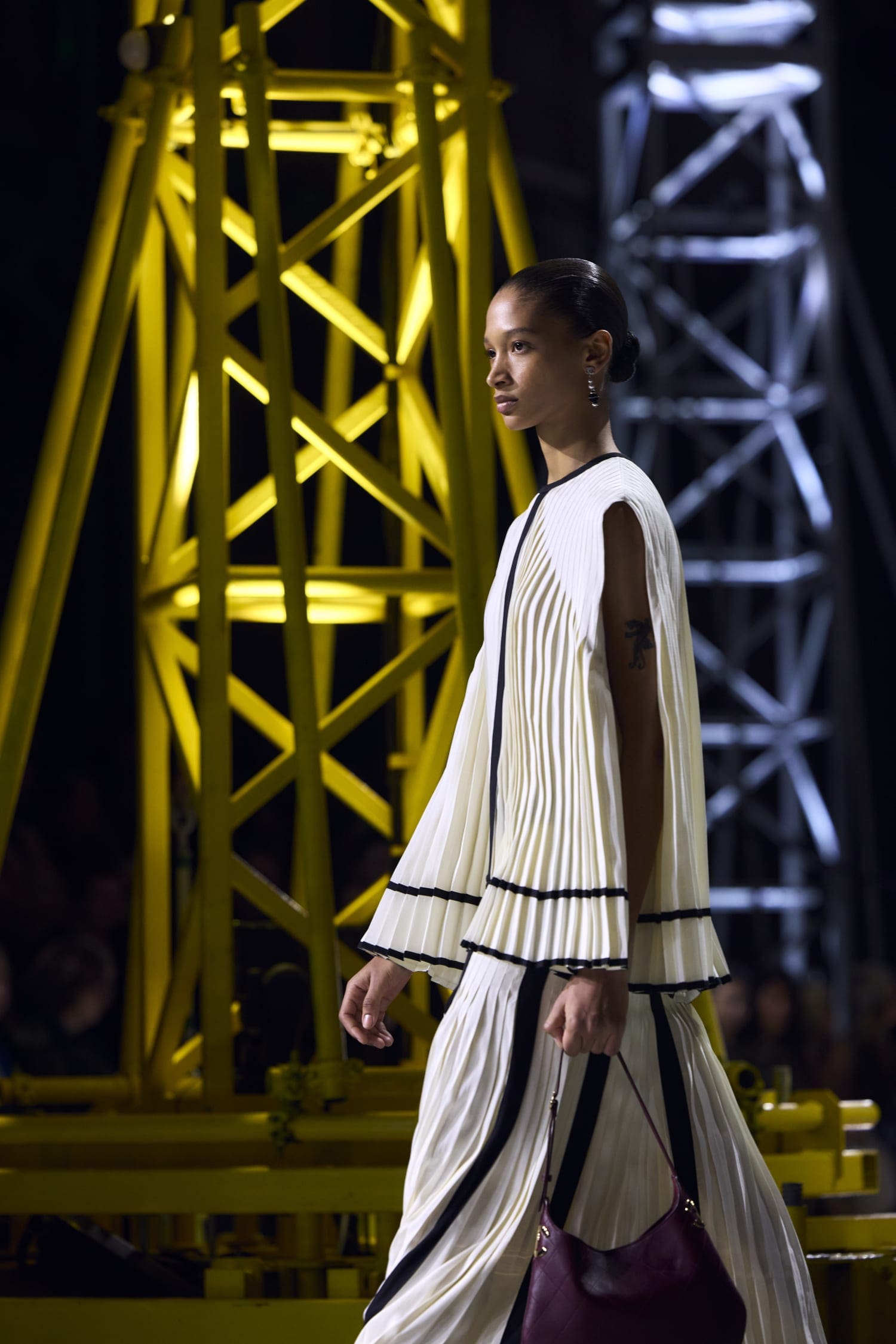 Подробности о коллекции Chanel осень 2026 Runway Журнал (161)