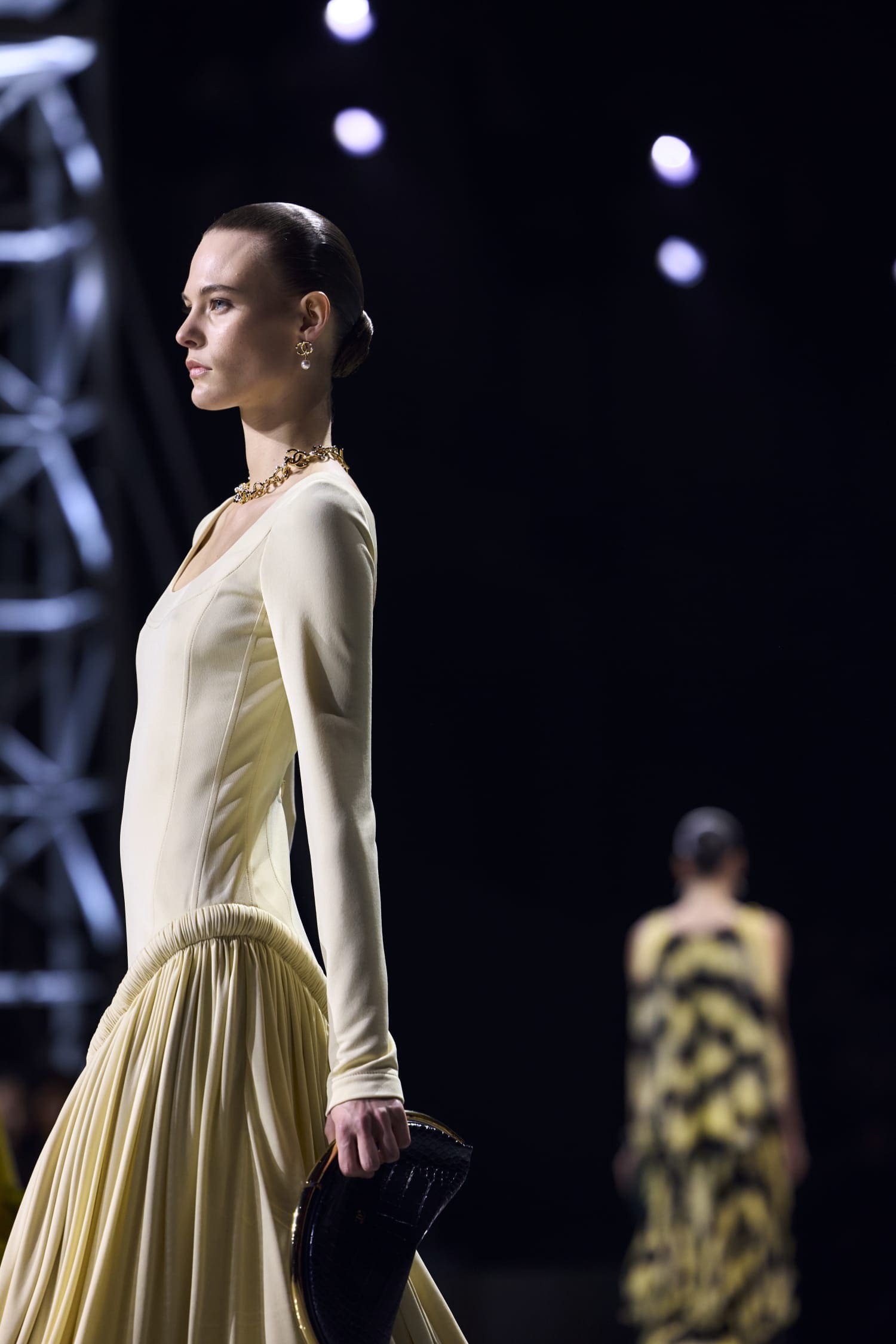 Подробности о коллекции Chanel осень 2026 Runway Журнал (165)