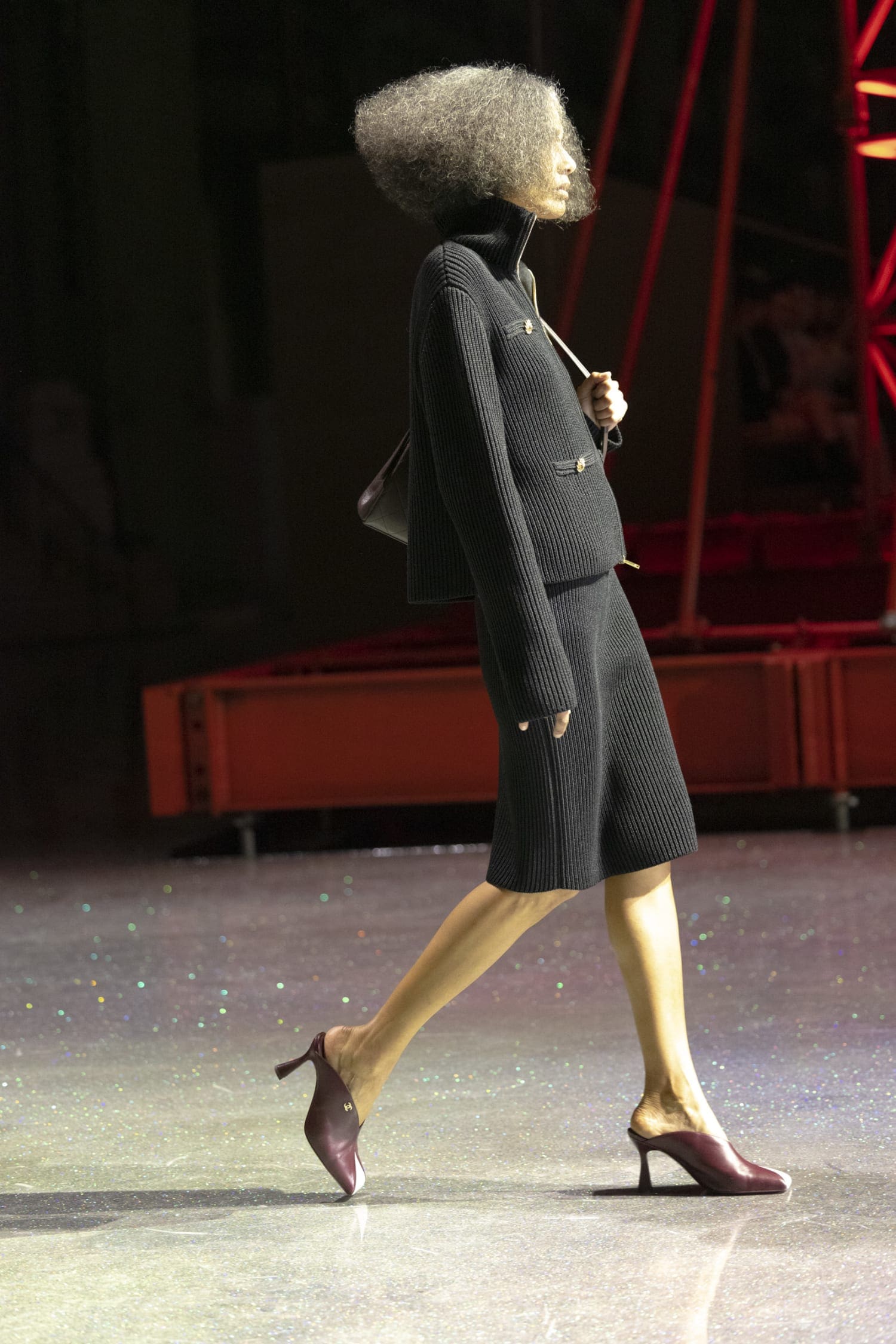 Подробности о коллекции Chanel осень 2026 Runway Журнал (17)